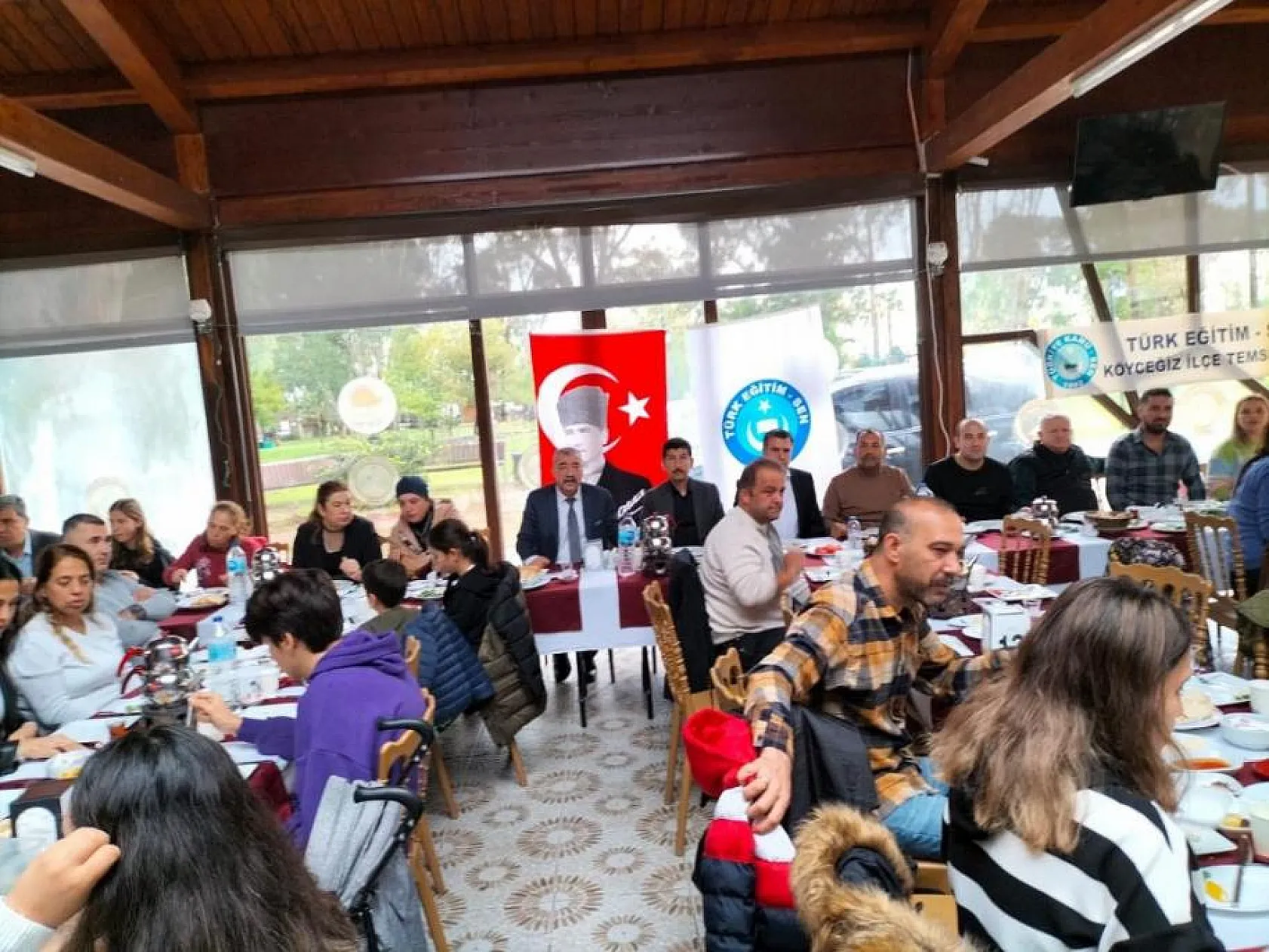 Öğretmenler kahvaltıda buluştu