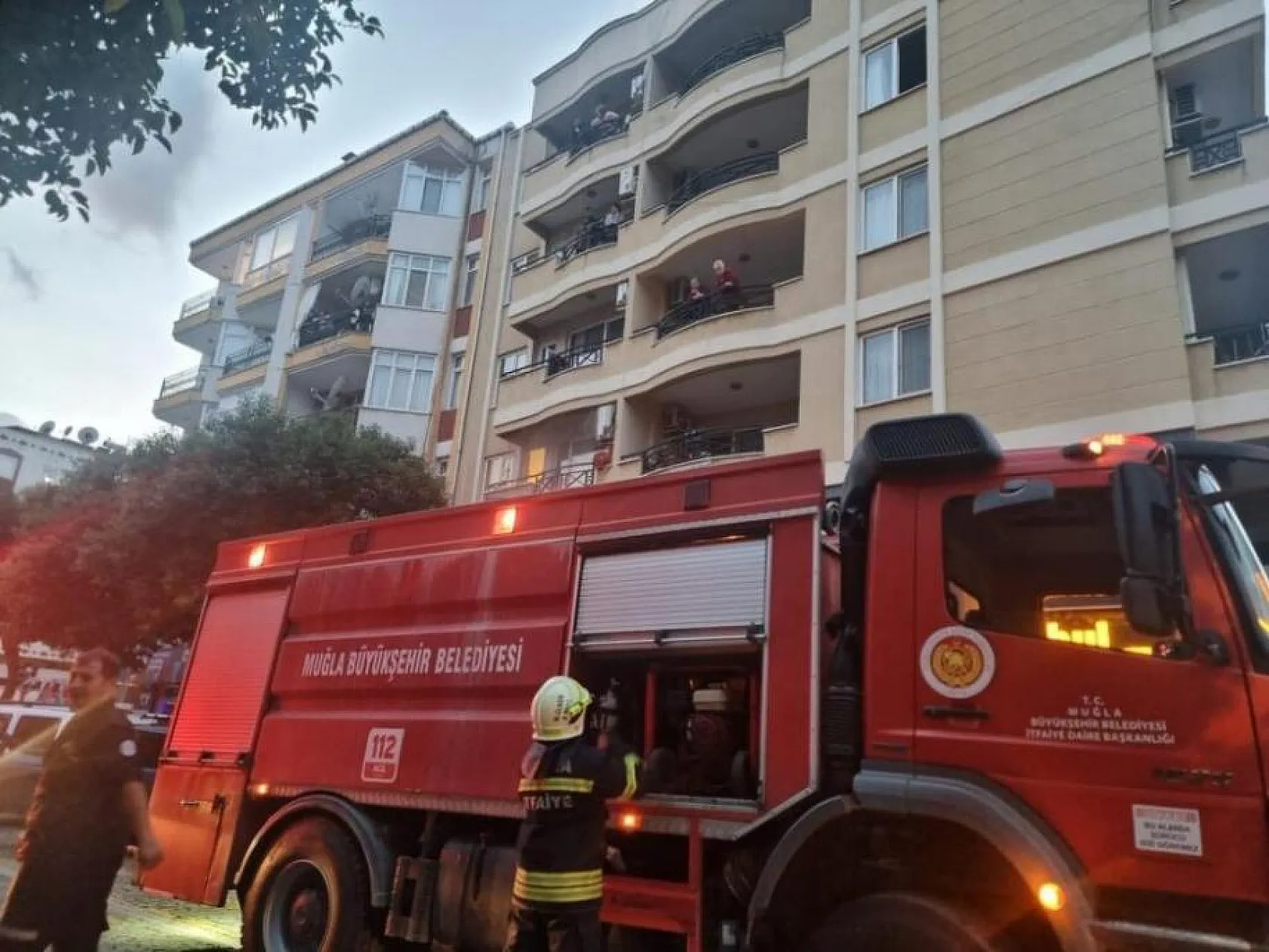 Ocakta unutulan tava yangına neden oldu