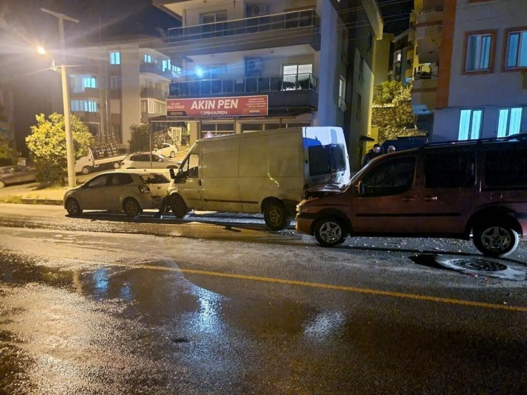 Zincirleme trafik kazası, 1'i ağır, 2 yaralı