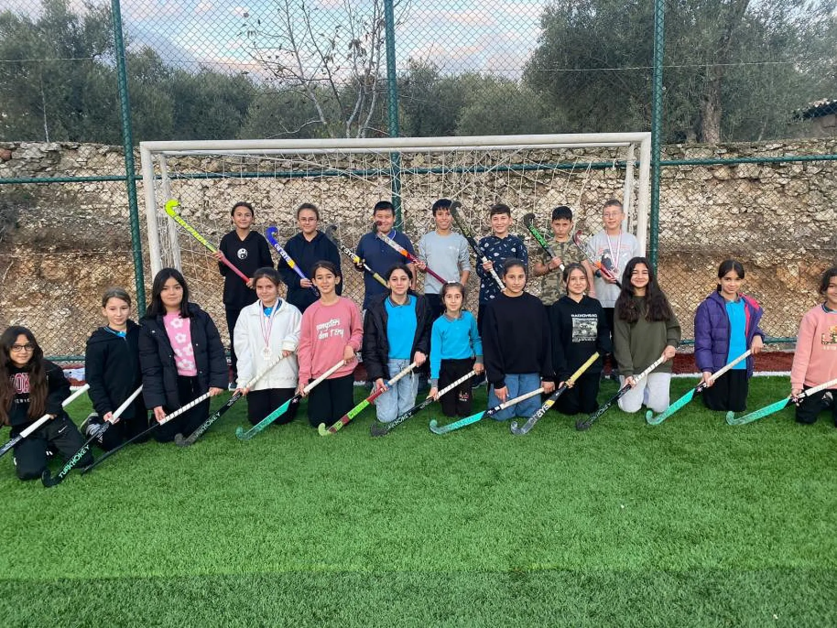 Ortaokulda Hokey Antrenmanları Başladı