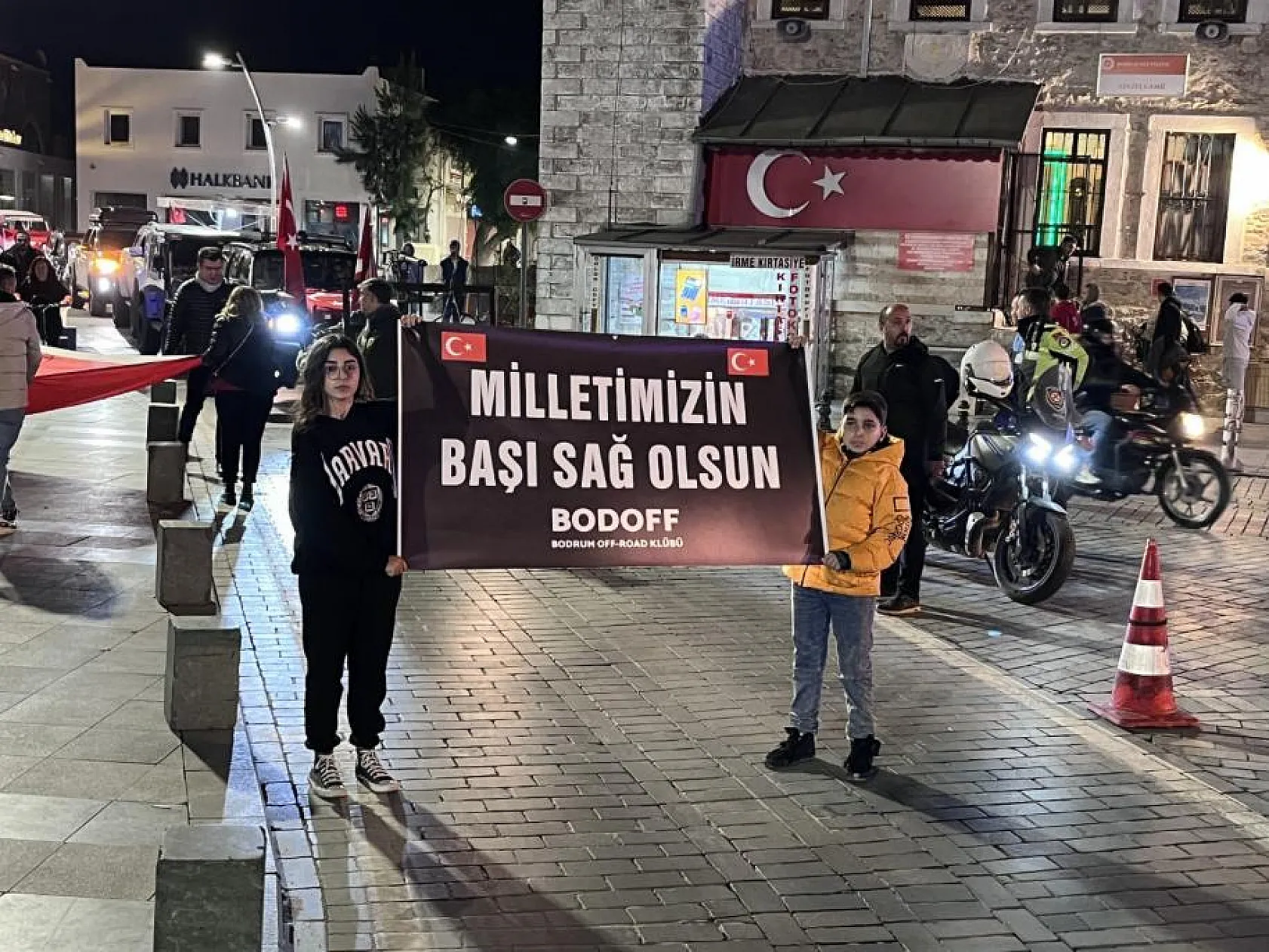 Şehit olan Mehmetçikler konvoyla anıldı