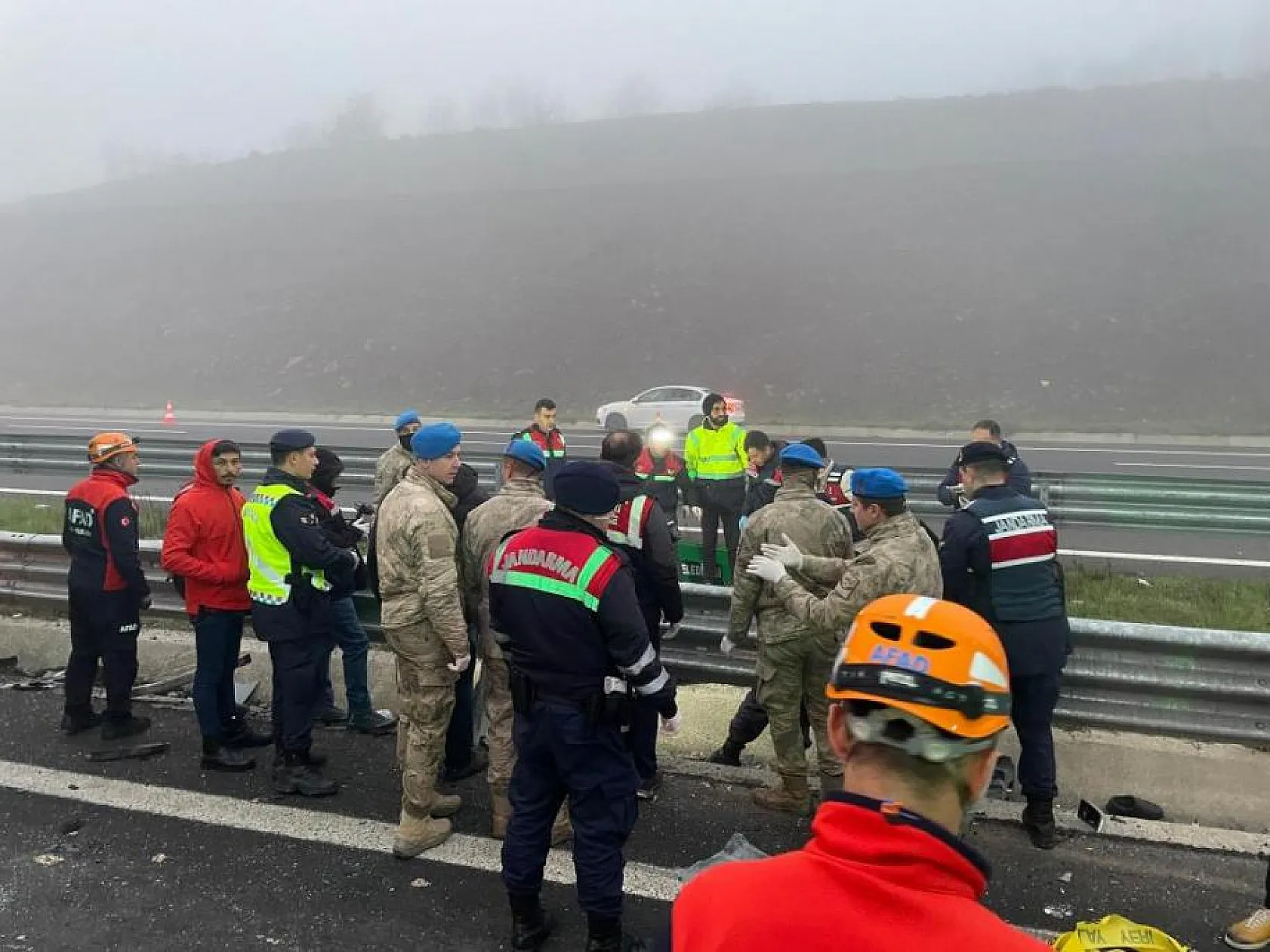 Sakarya geçişinde feci kaza 10 ölü, 59 yaralı