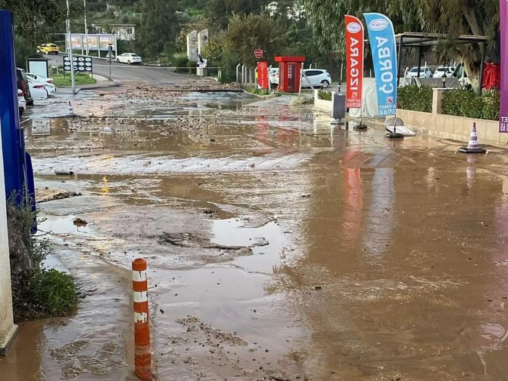 İçme suyu ana isale hattı patladı