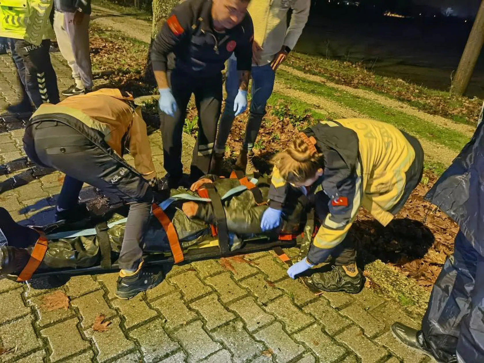 Alkollü sürücü motosikletliye çarptı, 1 ağır yaralı