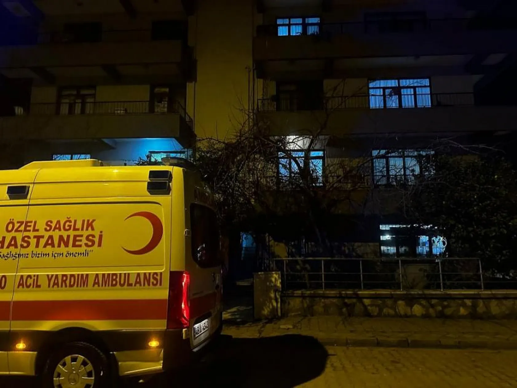 Evinde ölü bulundu