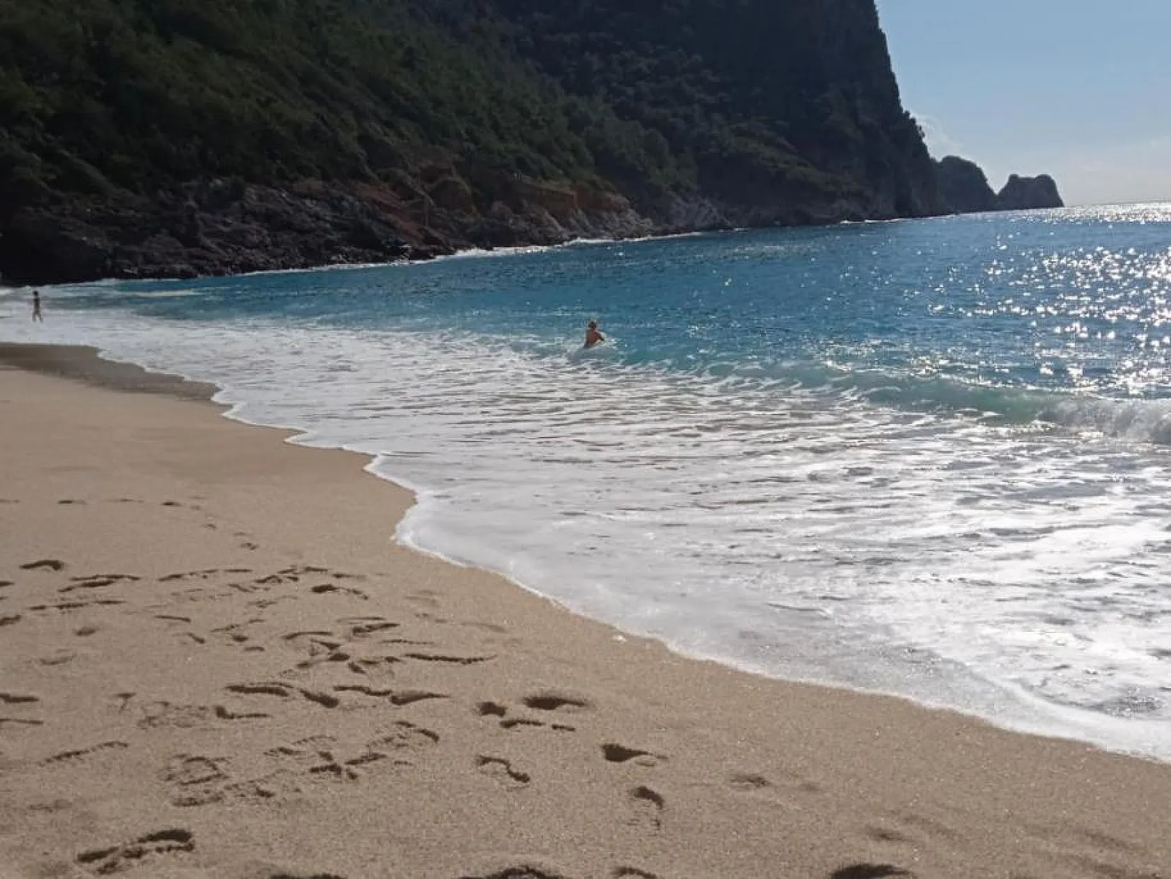 Eksi 20'den artı 20 dereceye gelen turistler denizden çıkmadı