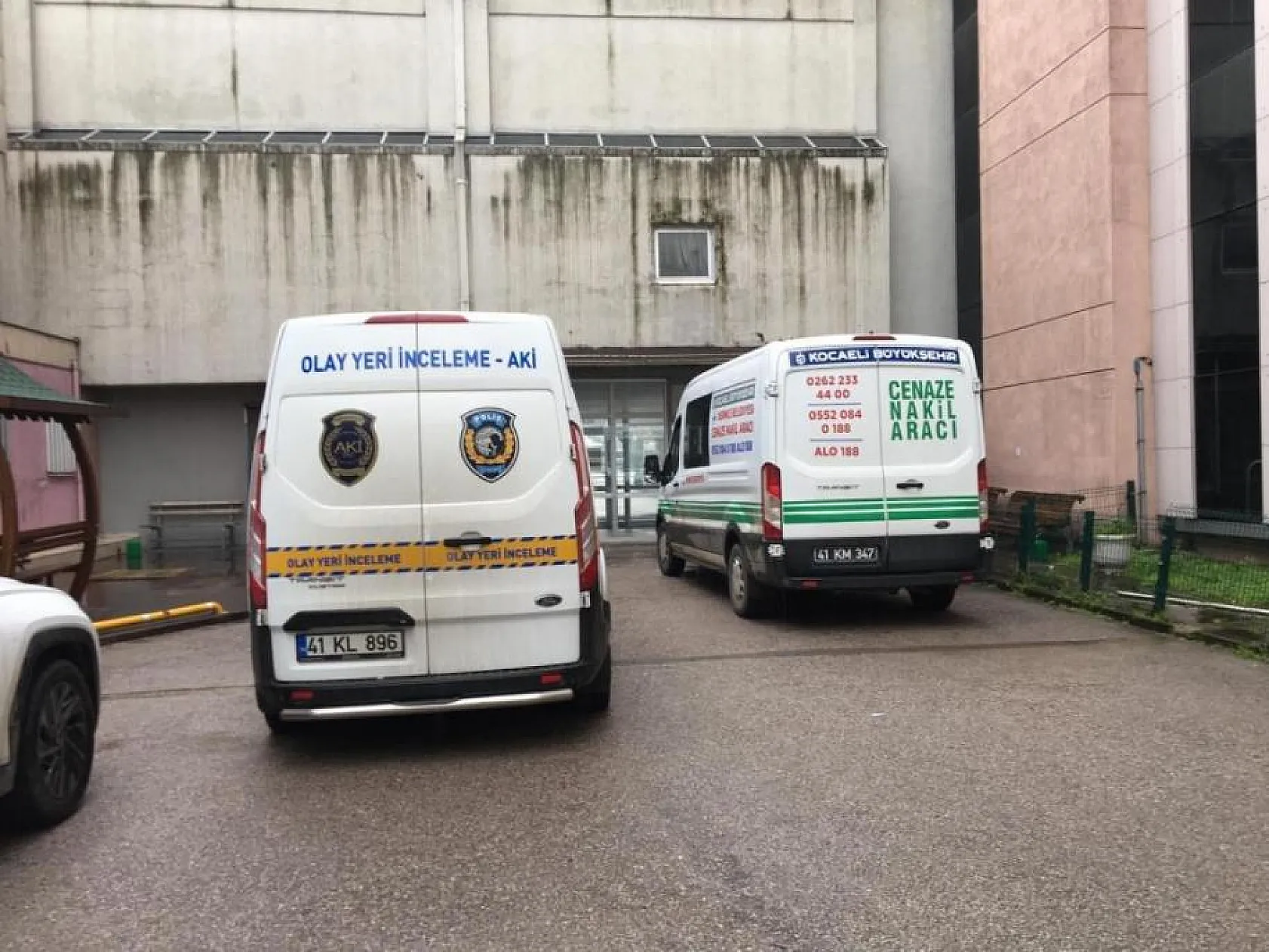 Şalı silindir ütüye sıkışarak öldü