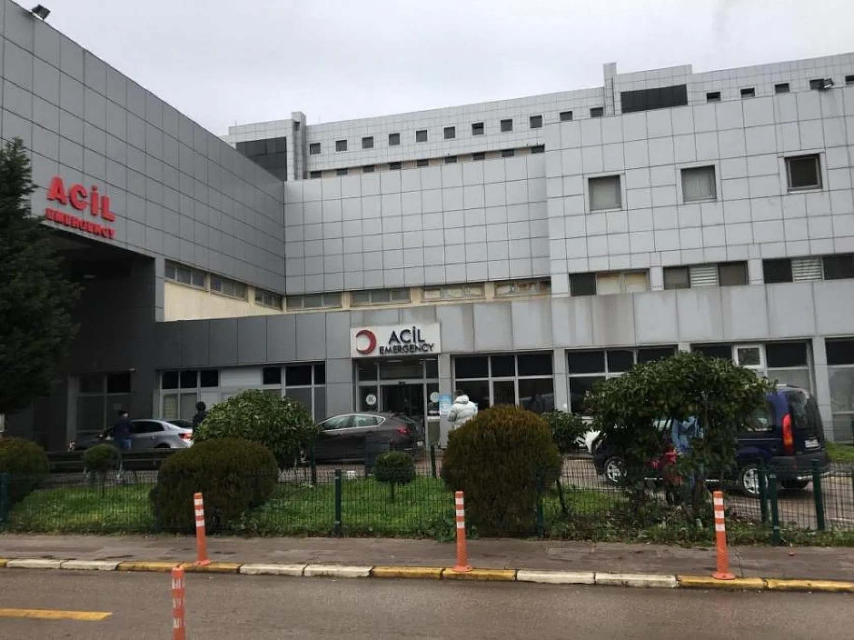 Şalı silindir ütüye sıkışarak öldü