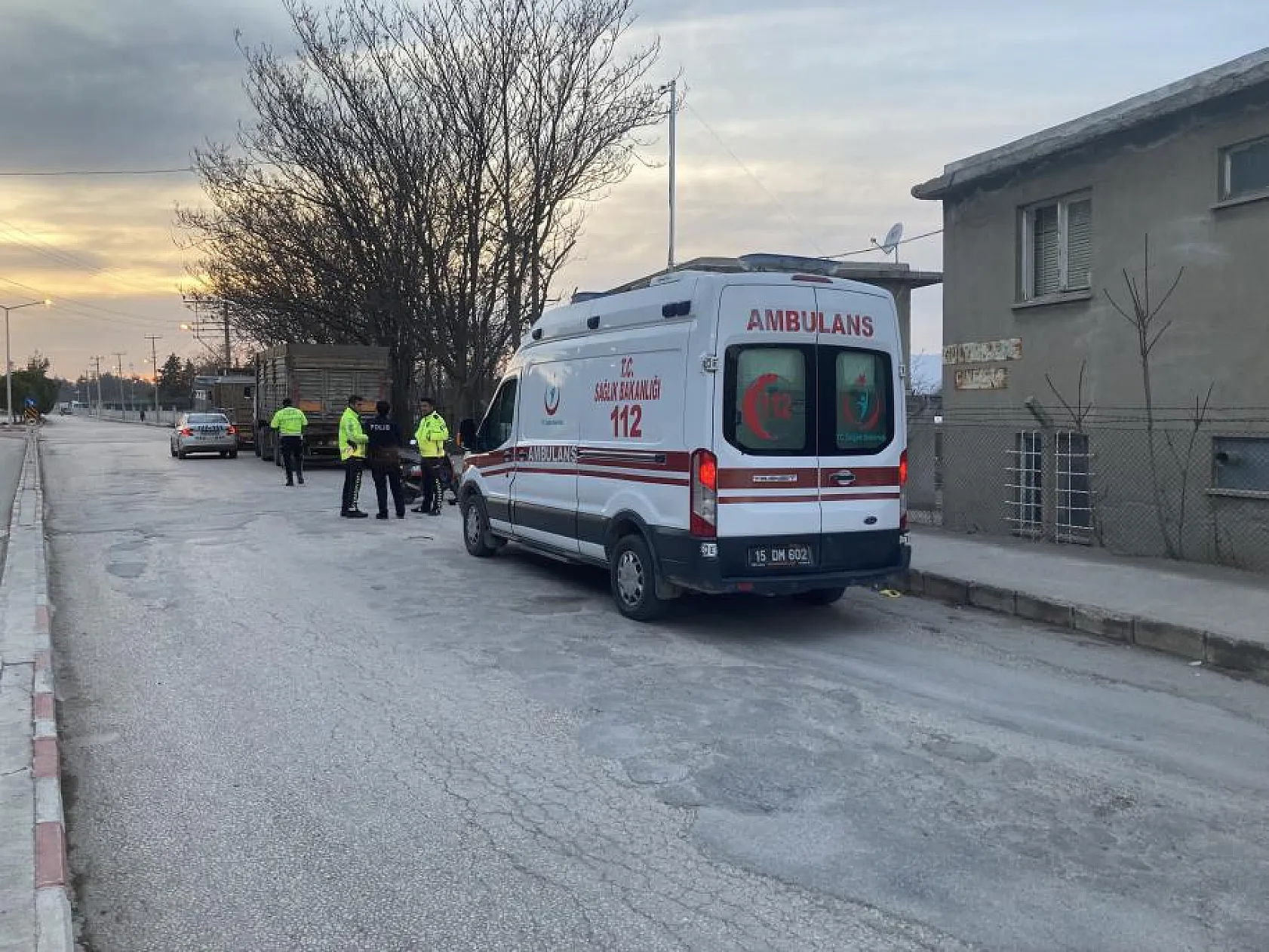Alkollü baba motosikletle kaza yaptı, 9 yaşındaki oğlu yaralandı