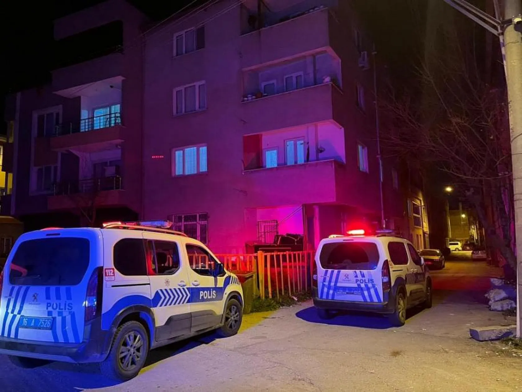 Korkunç cinayet, 7 yaşındaki oğlunun yanında dehşet saçtı