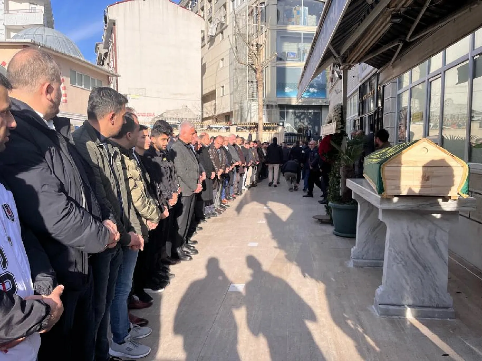 Metrobüsün çarpmasıyla yaralanan metrobüs şoförü öldü