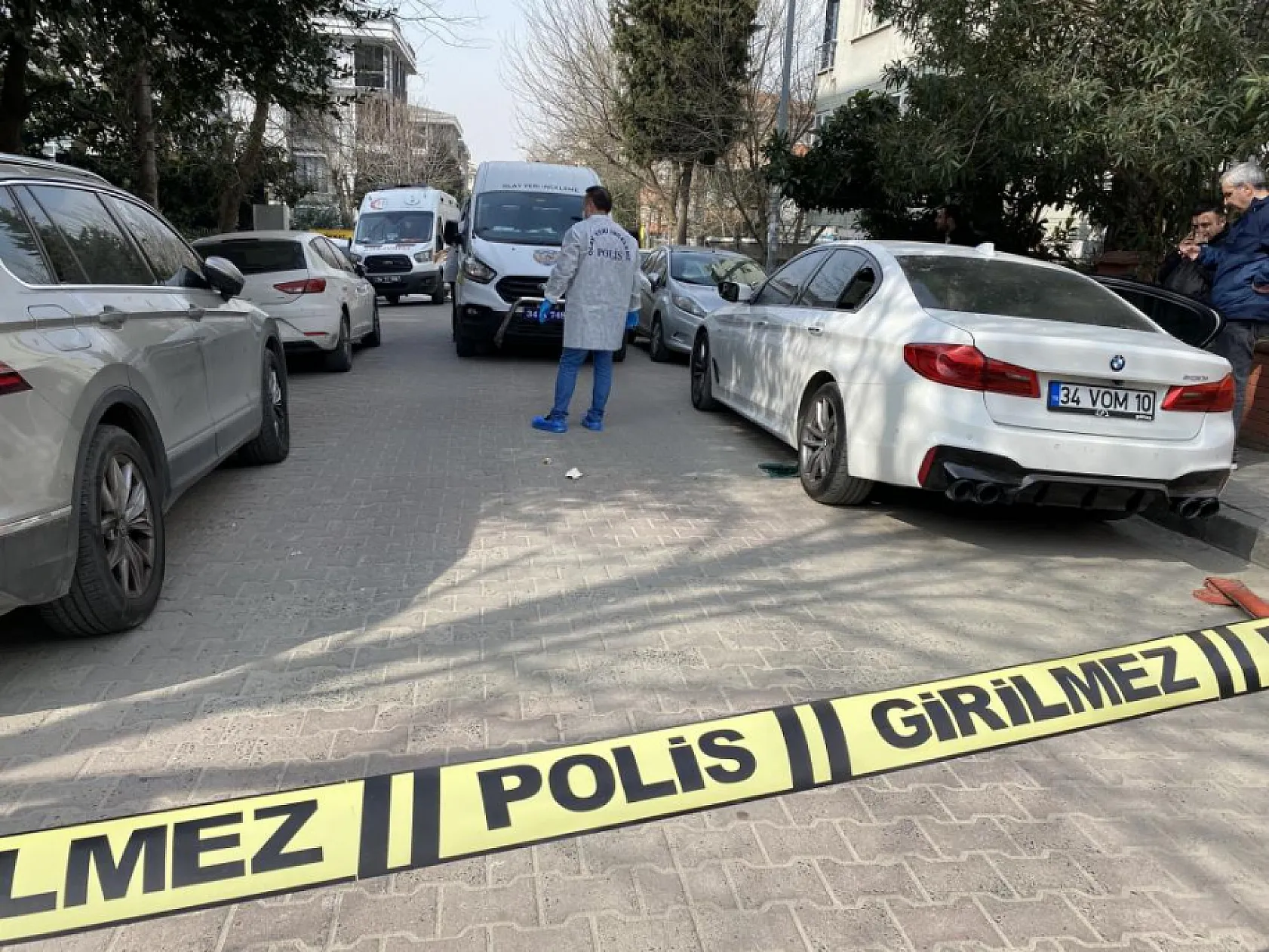 Lüks Araç İçerisinde Ölü Bulundu