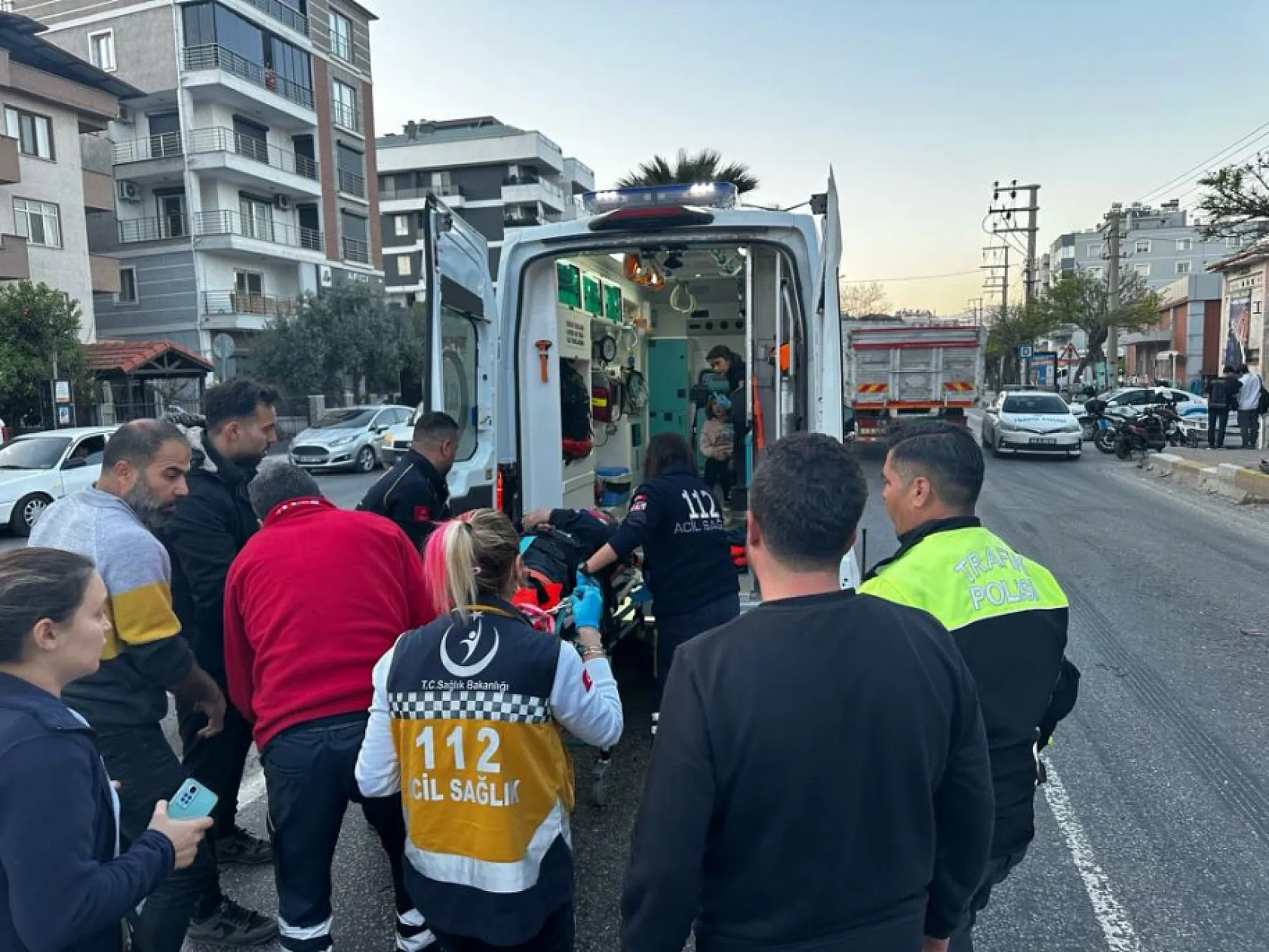 Elektrikli motosiklete otomobil çarptı, 1 yaralı