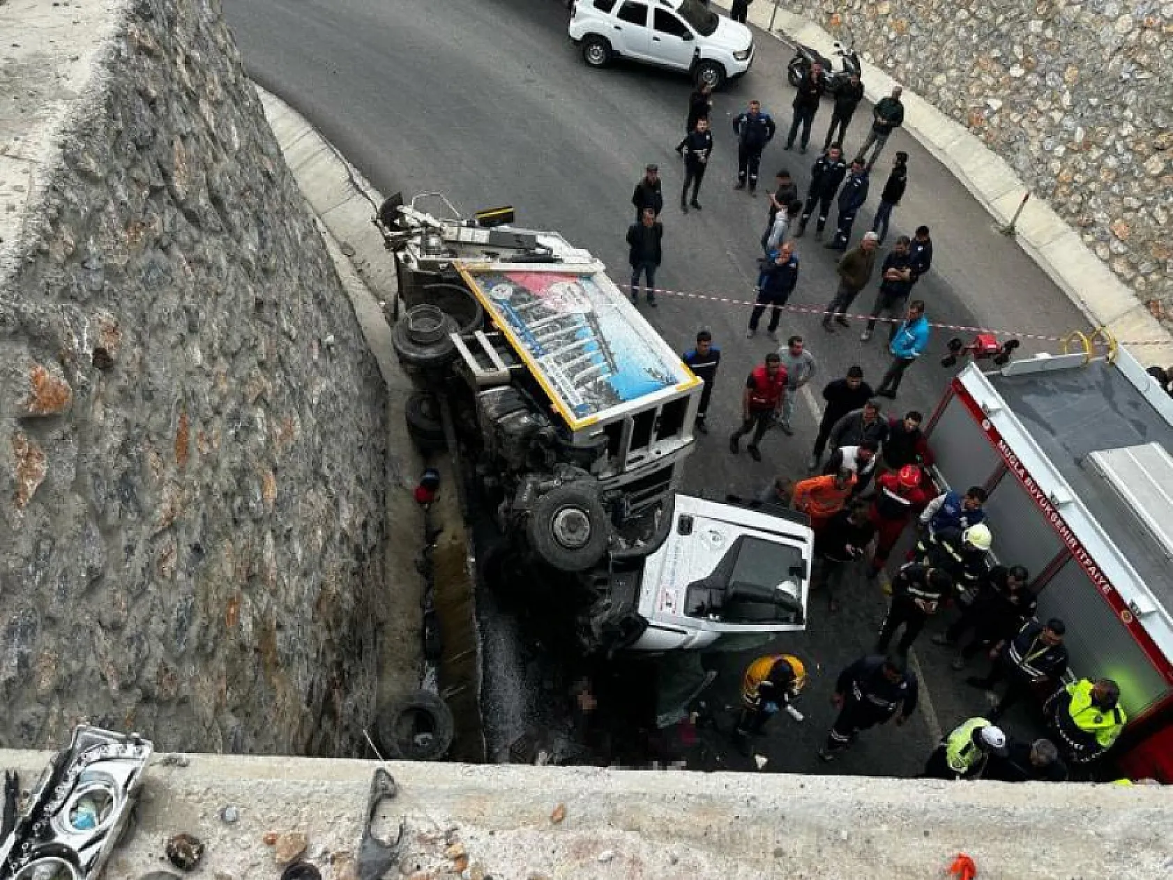 Muğla'da feci kamyon kazası, 1 ölü