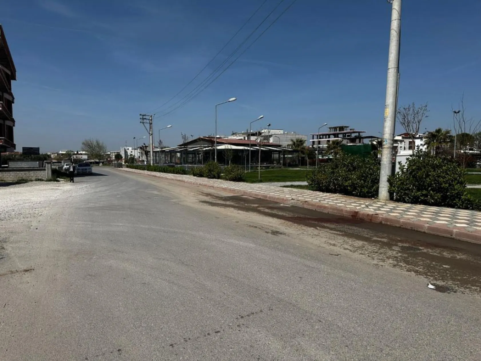 17 yaşındaki genç motosikletle direğe çarparak hayatını kaybetti