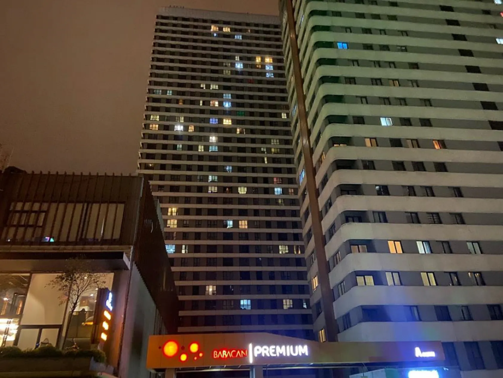 Rezidansın 30. katından düşen 24 yaşındaki kız hayatını kaybetti