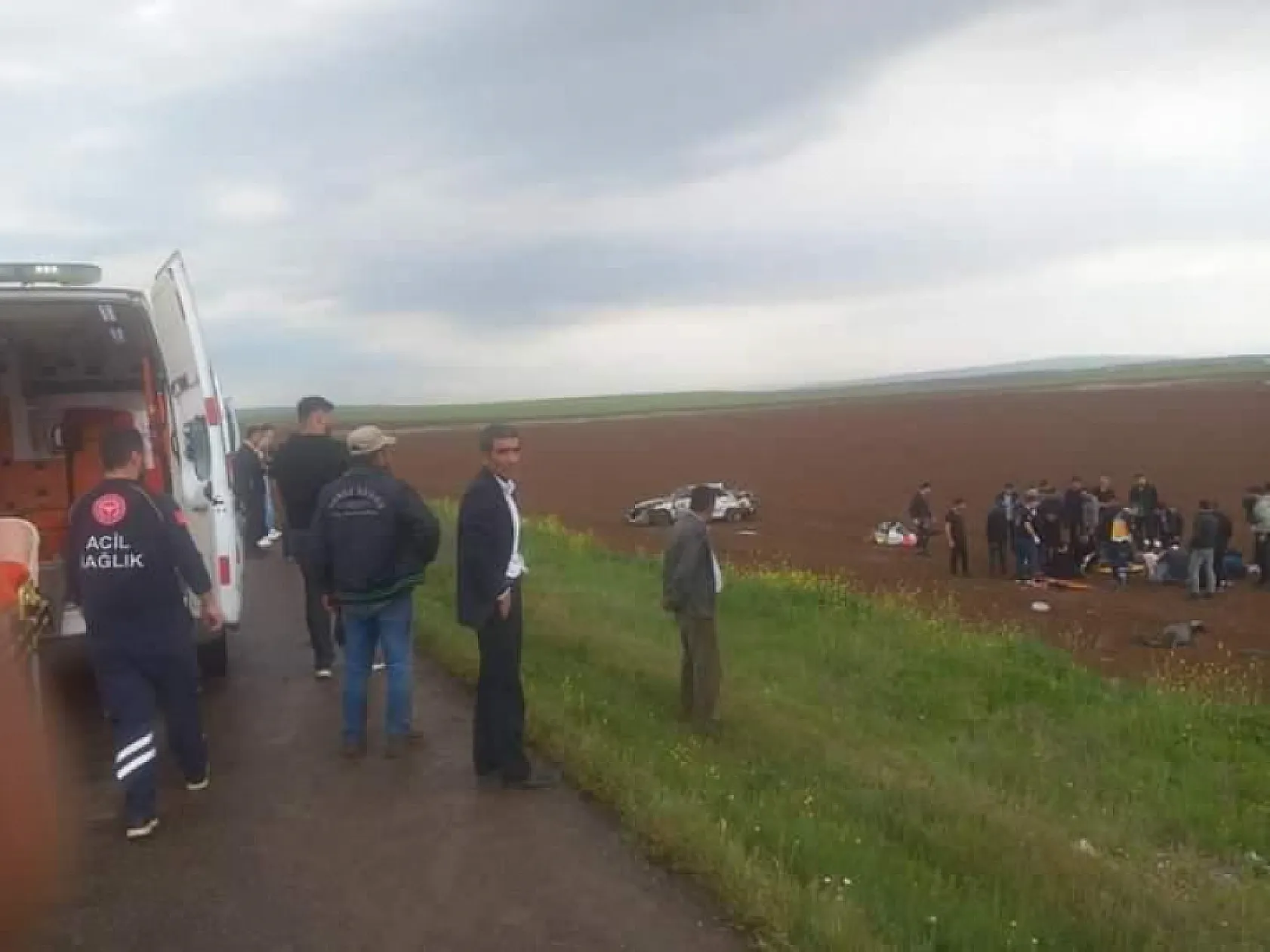 Otomobil şarampole savruldu: 2'si çocuk, 4 yaralı