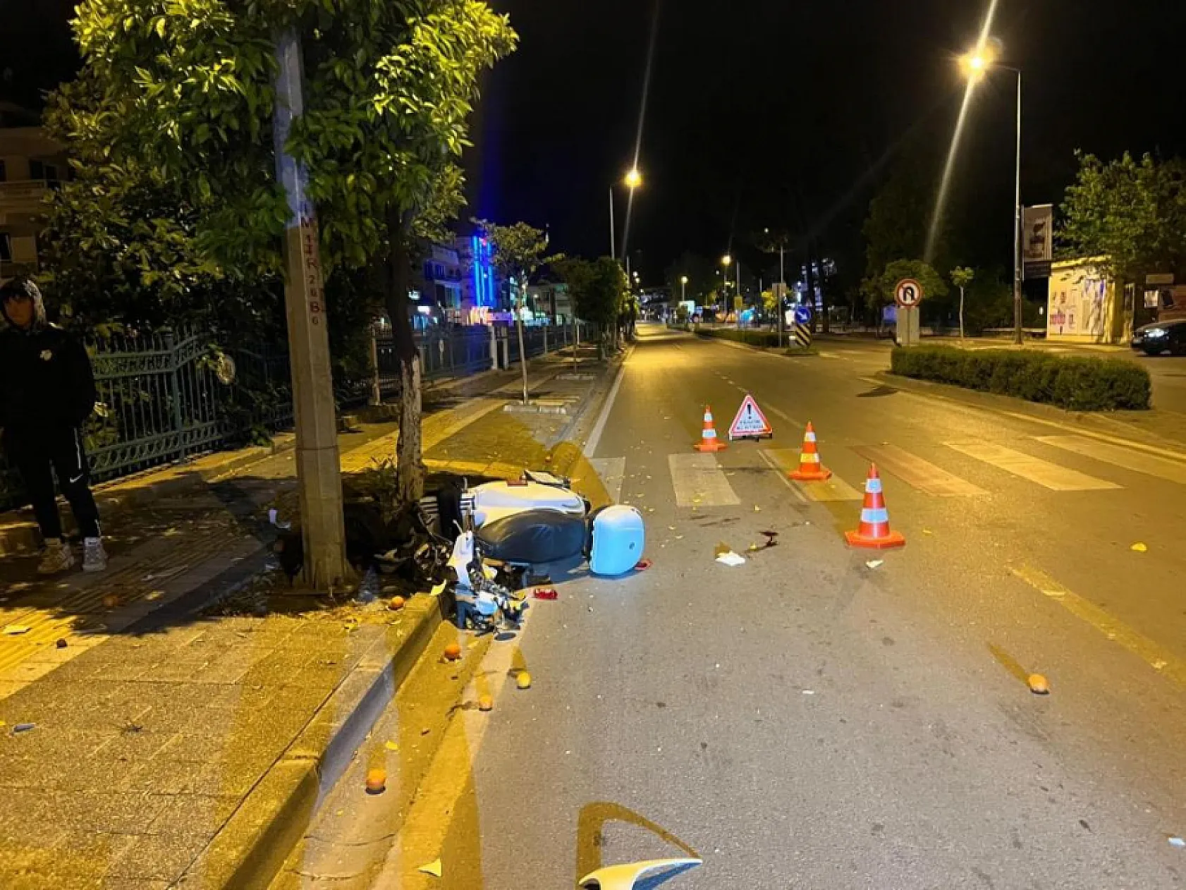 Fethiye'de motosikletiyle ağaca çarpıp öldü