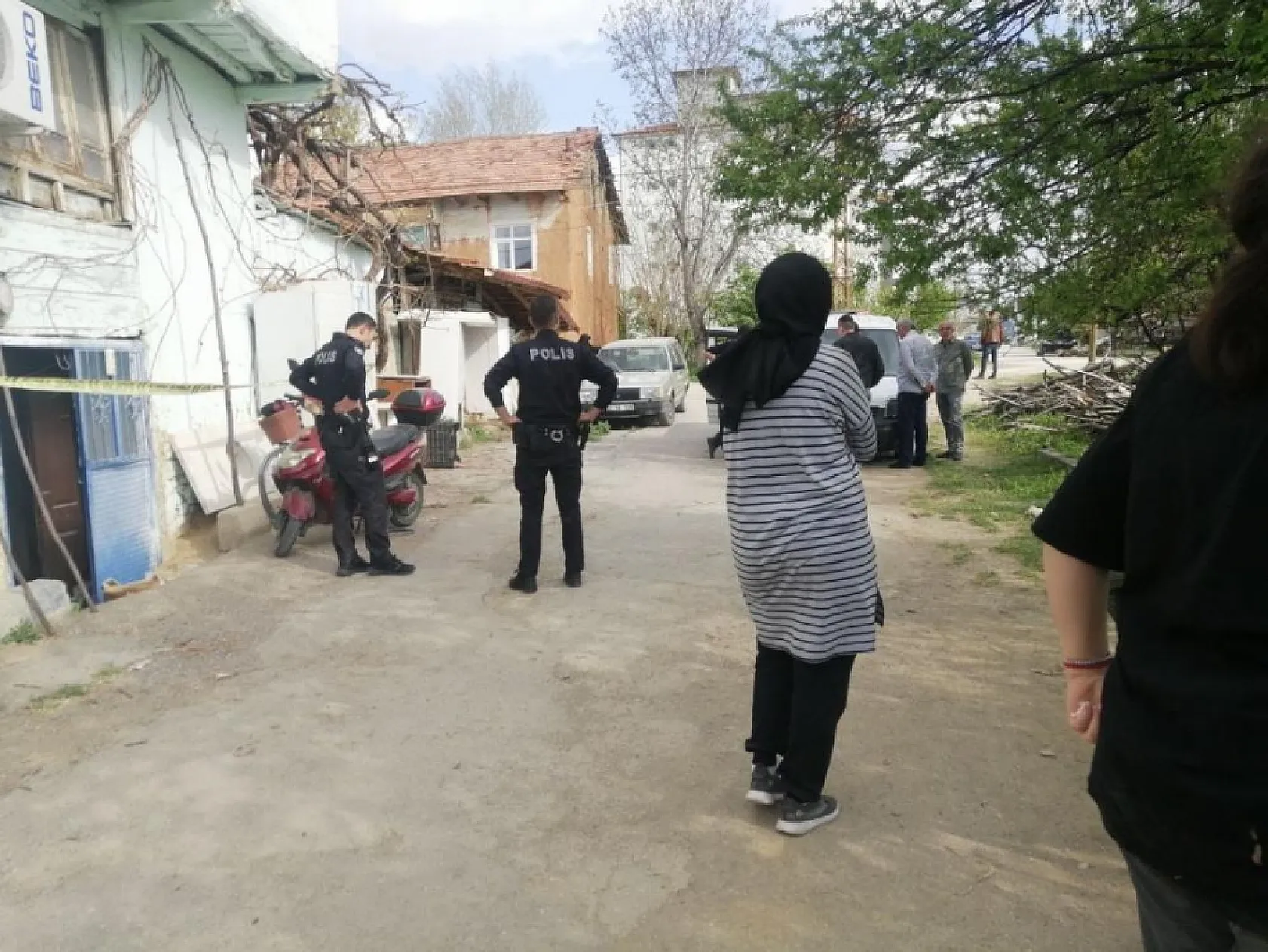 İnfaz koruma memuru, evinde ölü bulundu