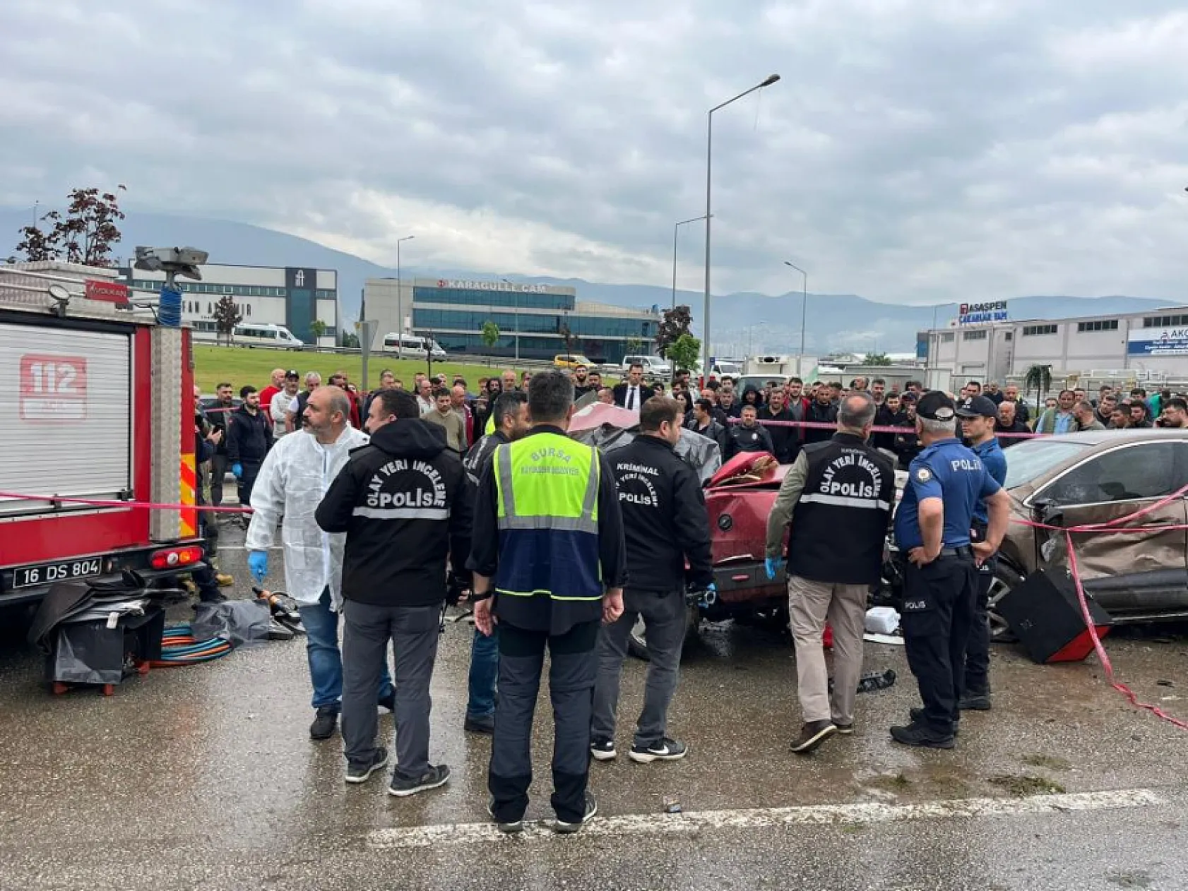 Yağmurda kontrolden çıkan Tofaş, ters şeride girdi : 2 ölü 1 yaralı