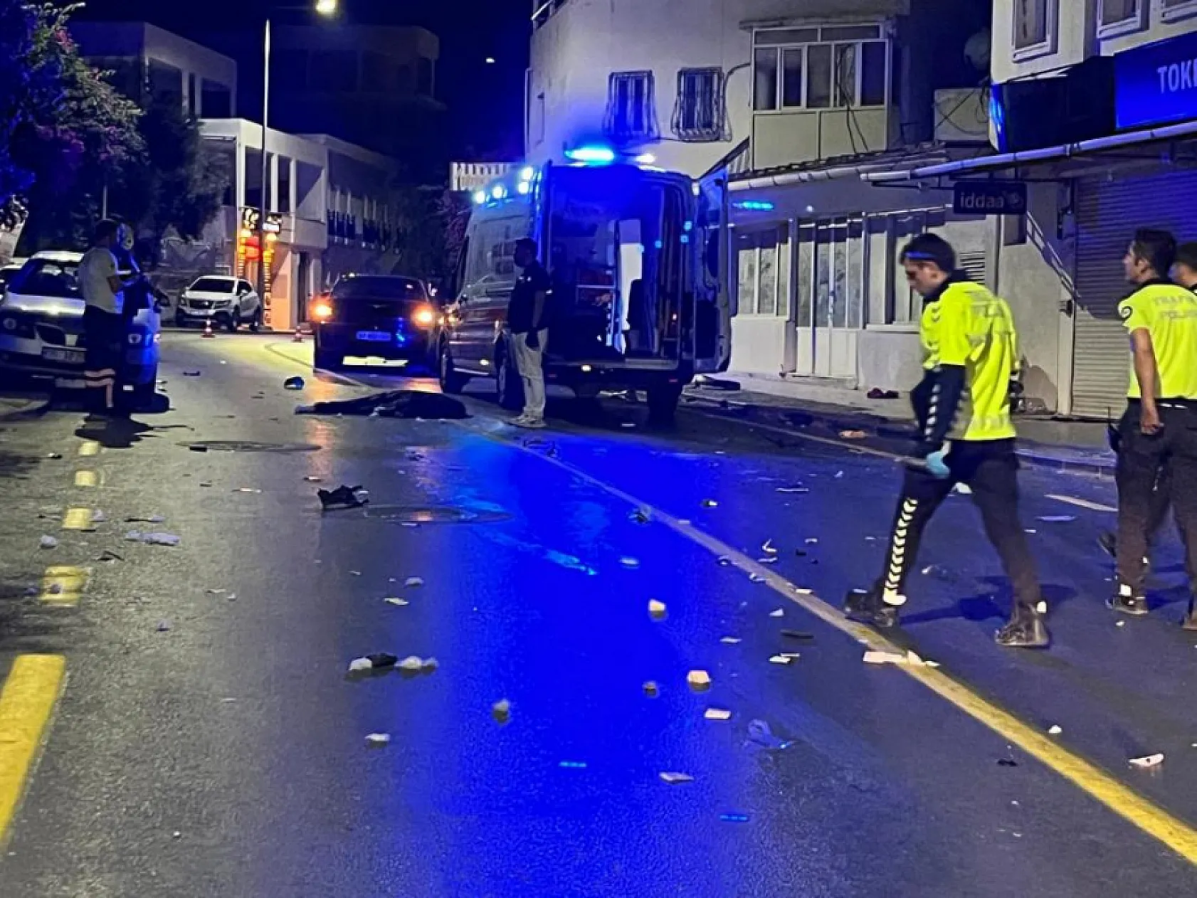 Muğla'da otomobille motosiklet kafa kafaya çarpıştı: 1 kişi hayatını kaybetti