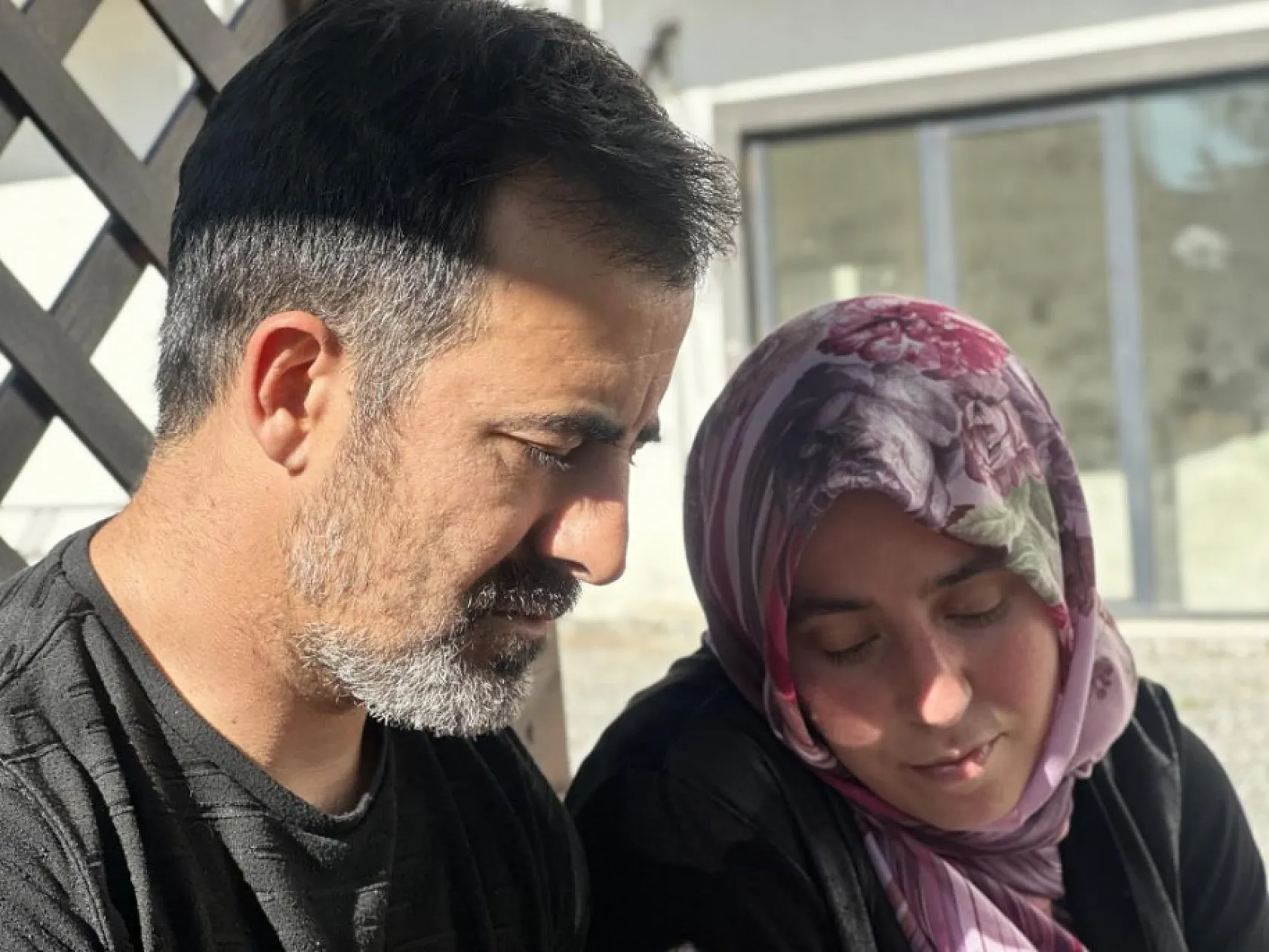 7 yaşındaki Yüsra'nın acı vedası...Hastaneye yürüyerek gitti cenazesi çıktı...