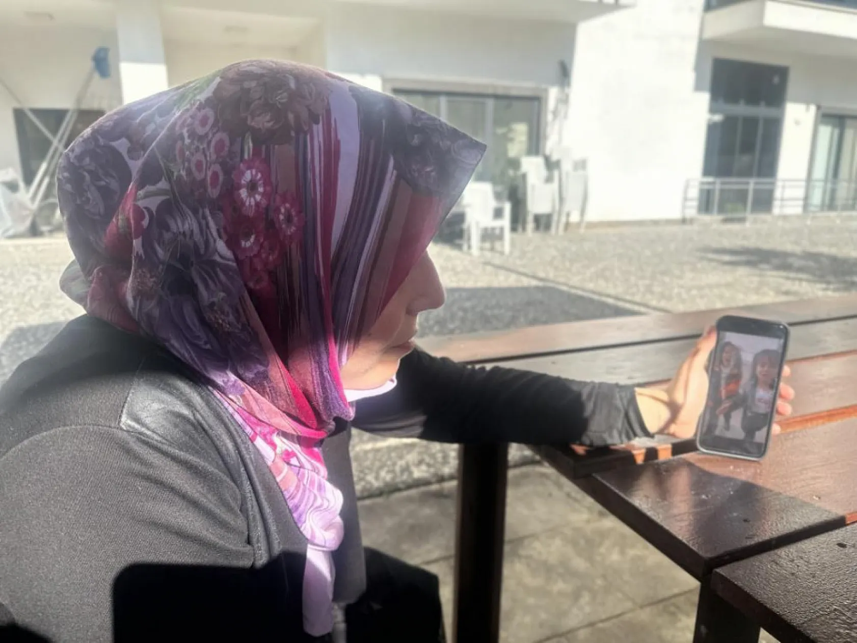 7 yaşındaki Yüsra'nın acı vedası...Hastaneye yürüyerek gitti cenazesi çıktı...