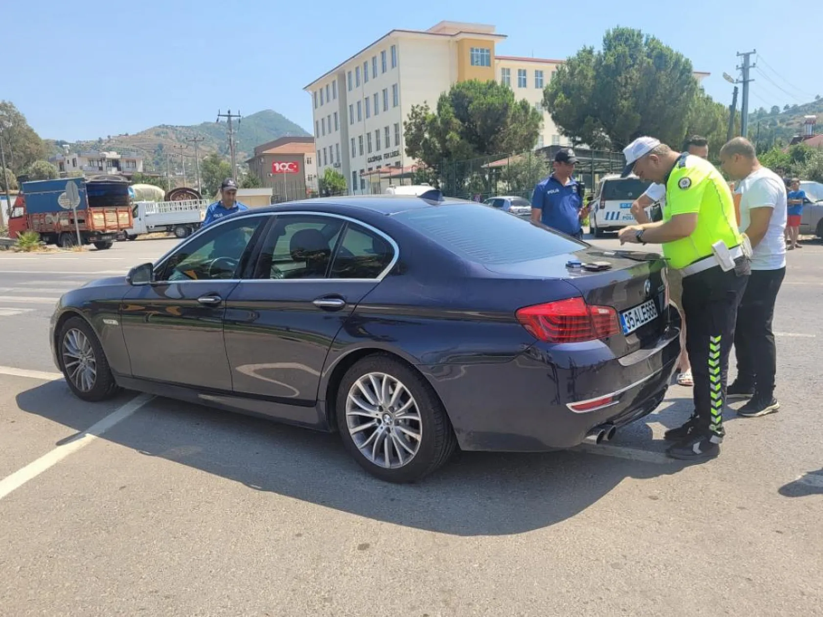 Kavşakta korkutan kaza: 1 yaralı