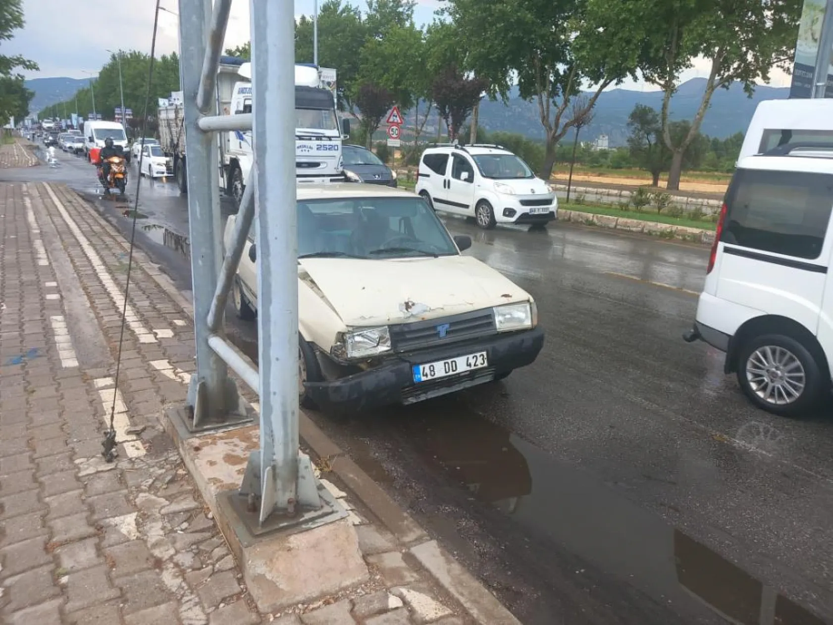 Menteşe'de 6 araçlı zincirleme trafik kazası