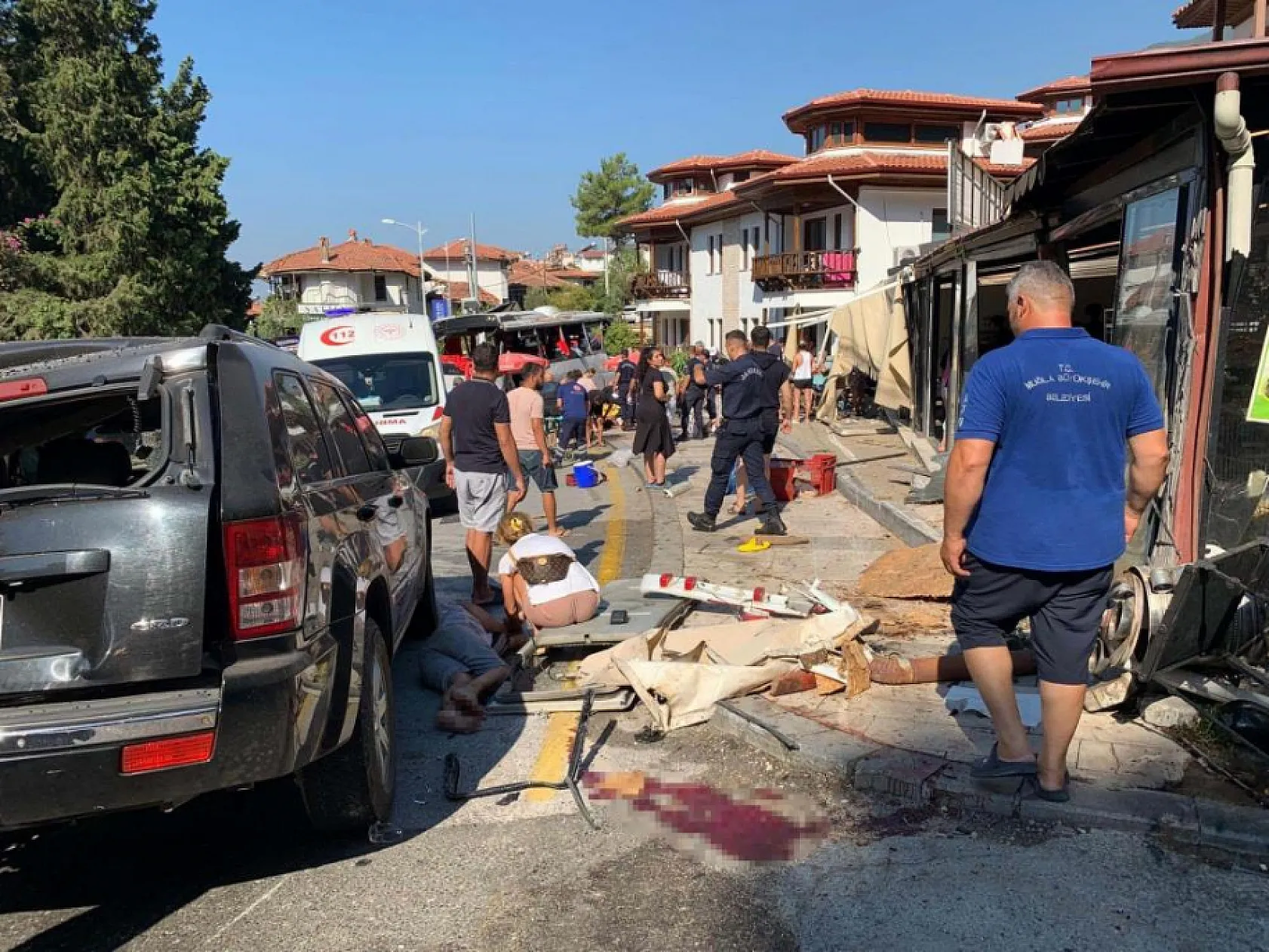 Muğla'da freni boşalan tur otobüsü dehşet saçtı: 4'ü ağır çok sayıda yaralı