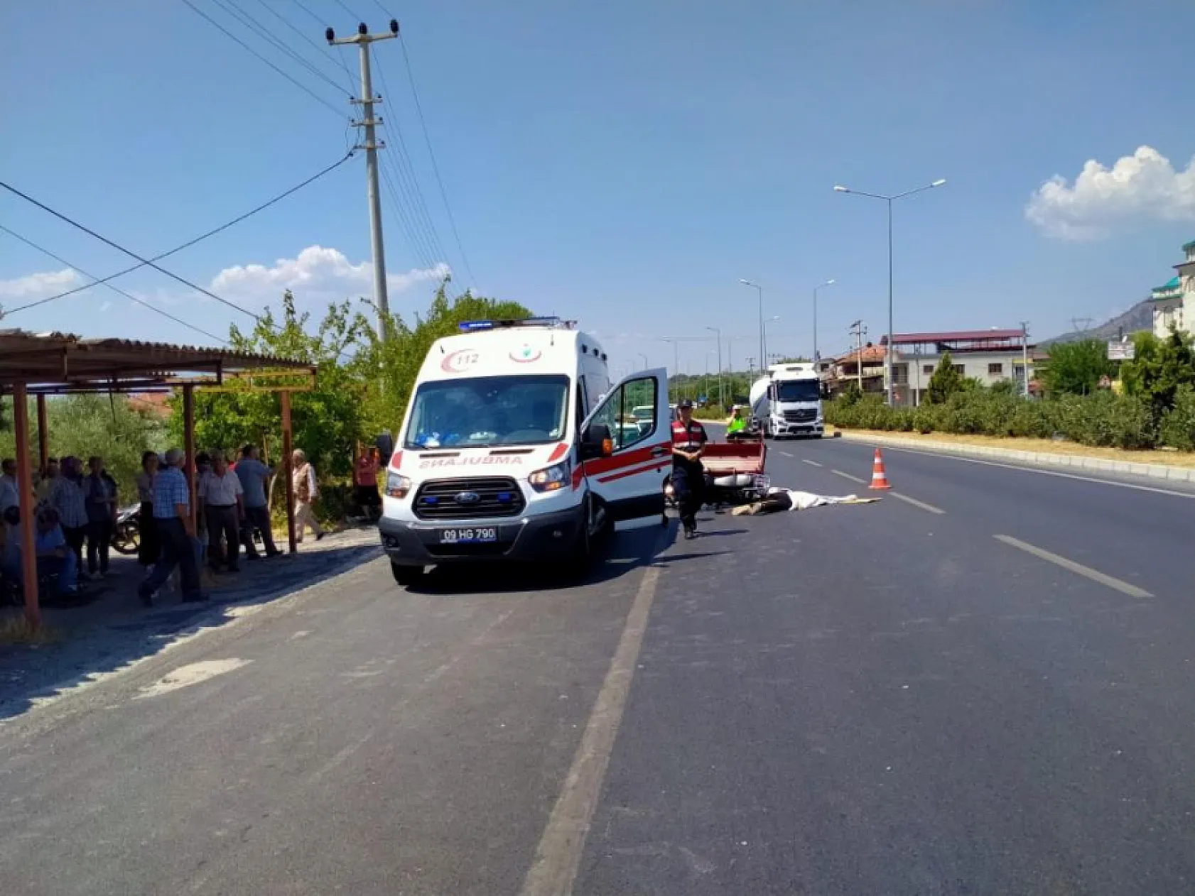 Kamyonla çarpışan motosikletin sürücüsü hayatını kaybetti