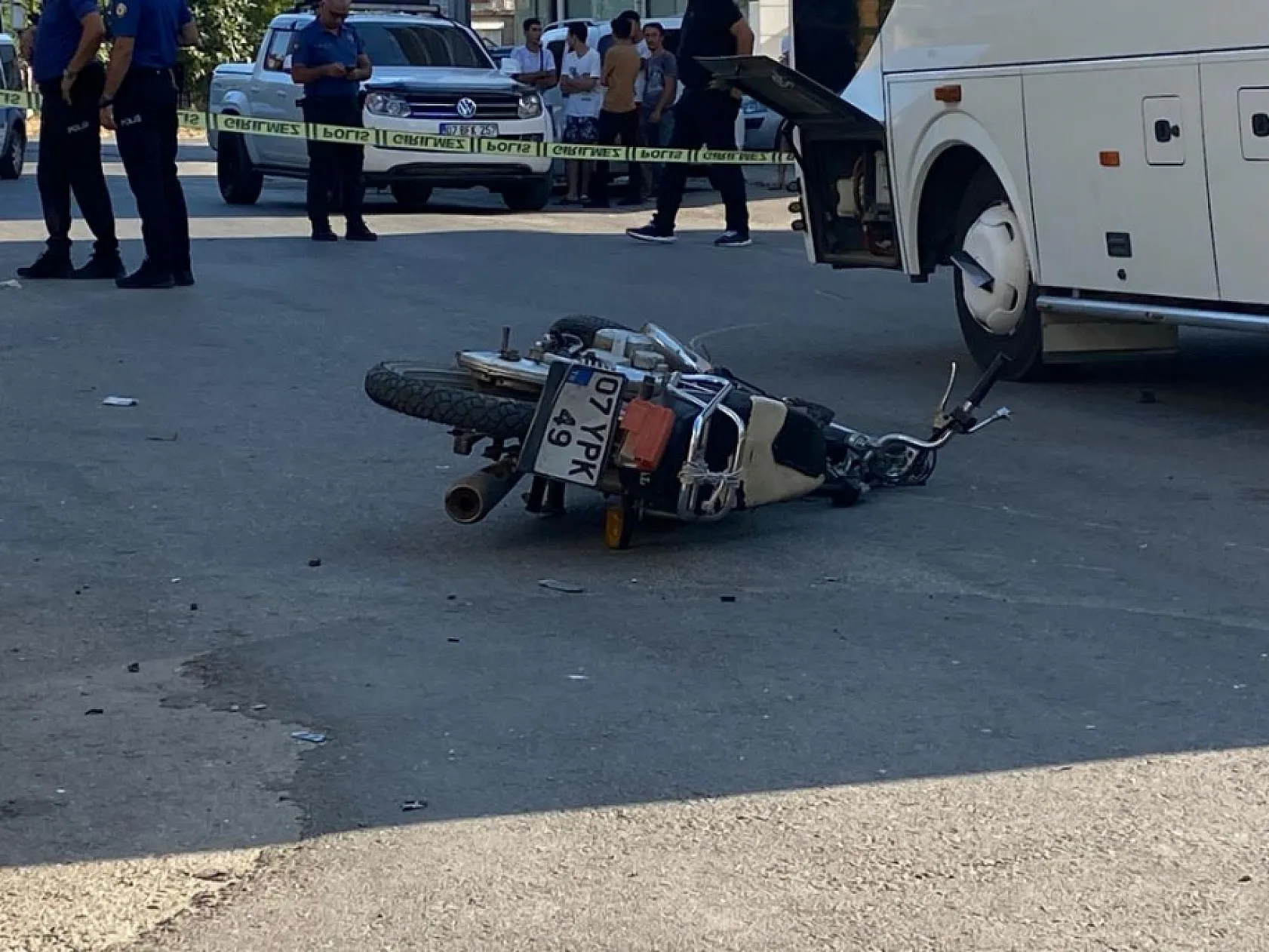 Midibüs Kazasında 19 Yaşında Motosikletli Hayatını Kaybetti