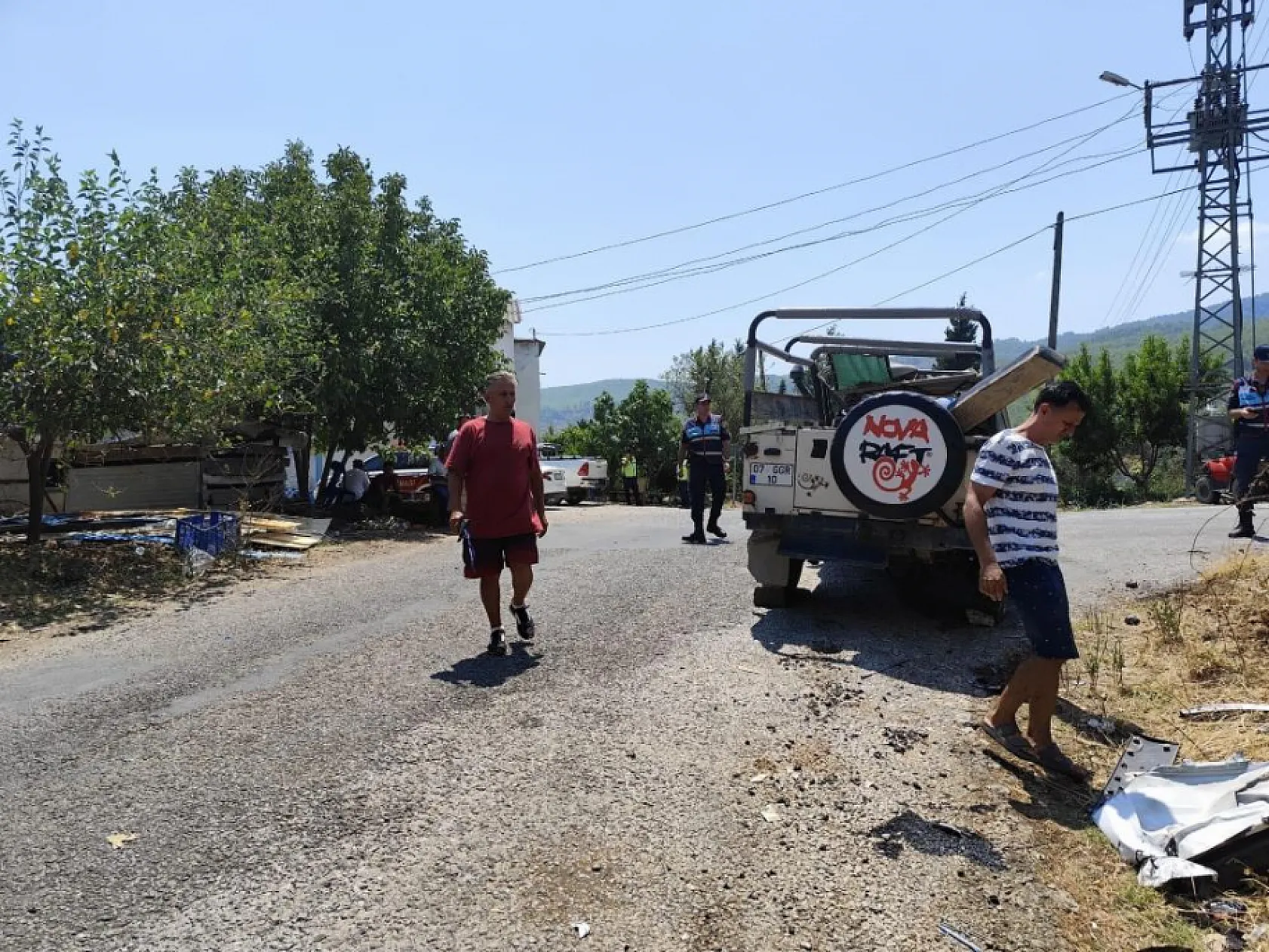 Antalya'da safari aracı ile tur minibüsü çarpıştı: 5 Alman turist yaralı