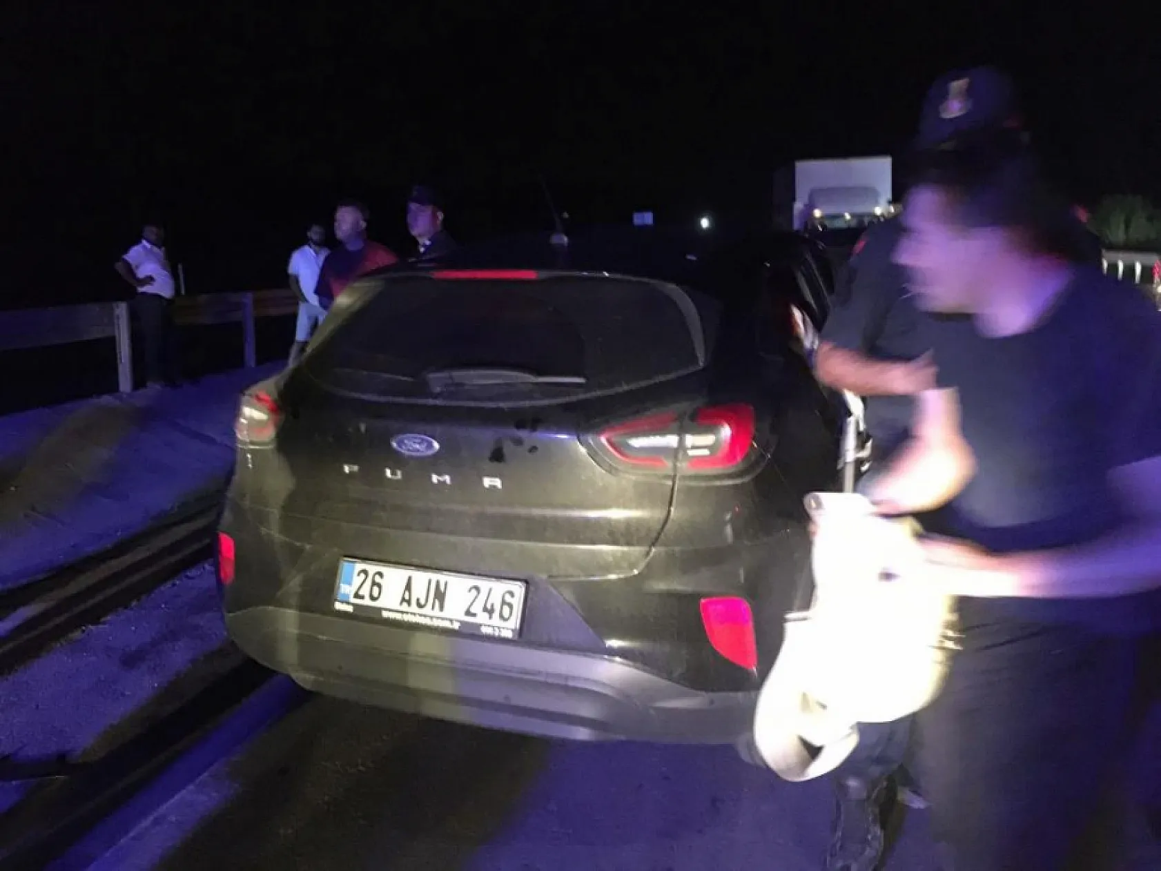 Burdur-Antalya Karayolu'nda 2 otomobil kafa kafaya çarpıştı: 6 yaralı