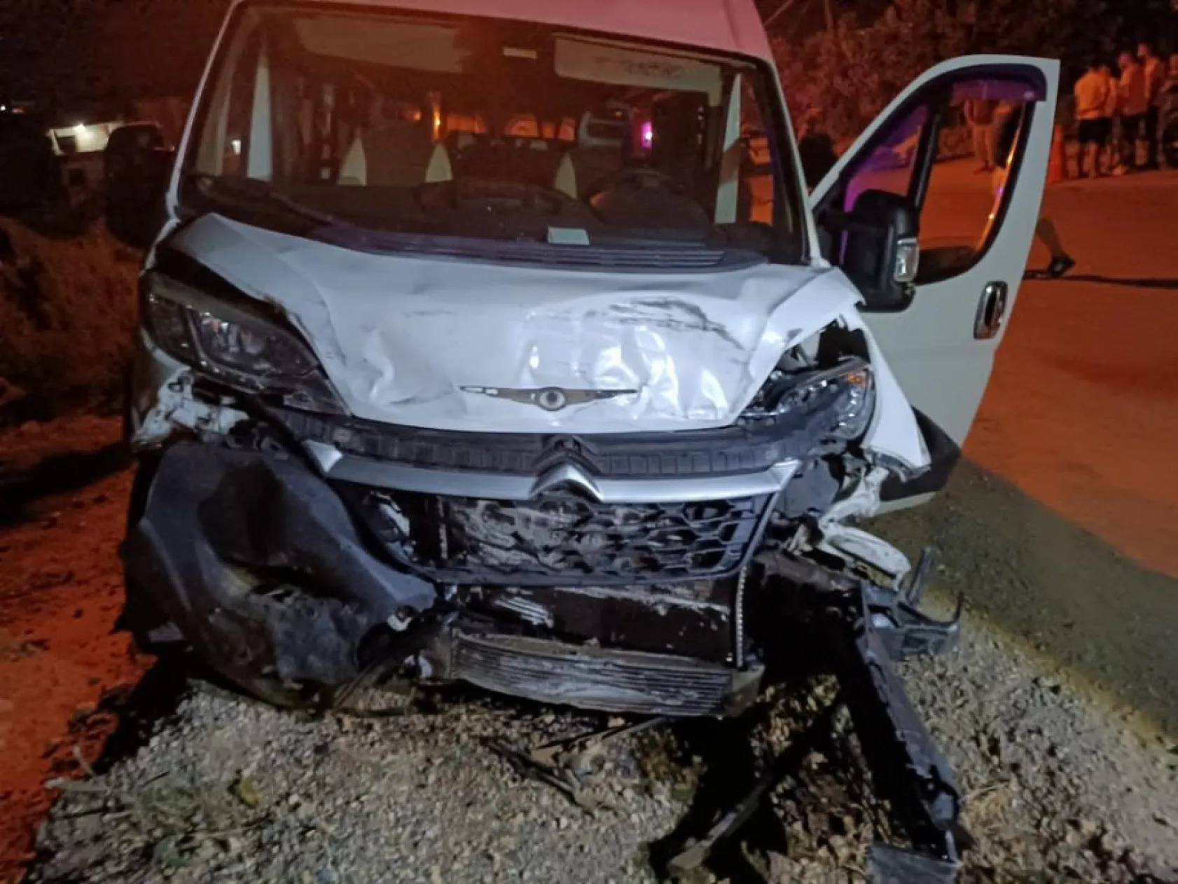 Feci kazada 19 yaşındaki genç hayatını kaybetti, 2 kişi yaralandı