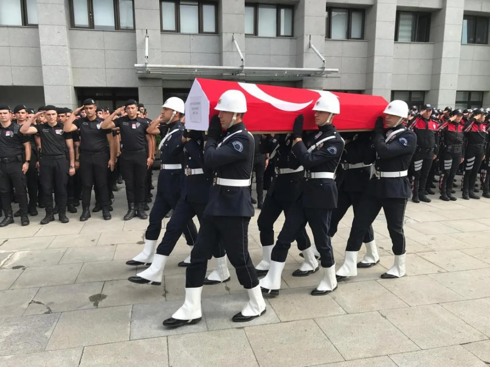 Şehit edilen polis memuru Şeyda Yılmaz için tören düzenlendi