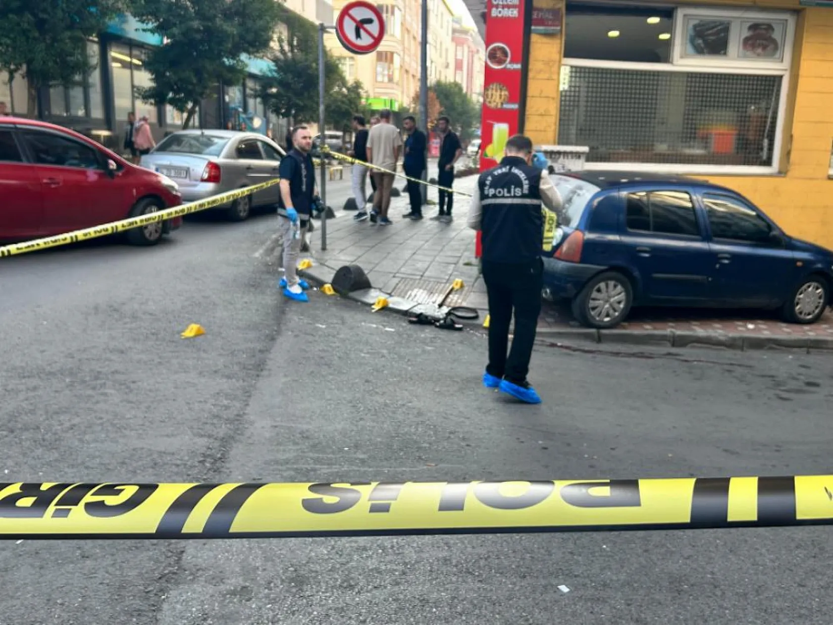 Dehşet anları kamerada: Tartıştıkları börekçiyi pompalı tüfekle vurdular