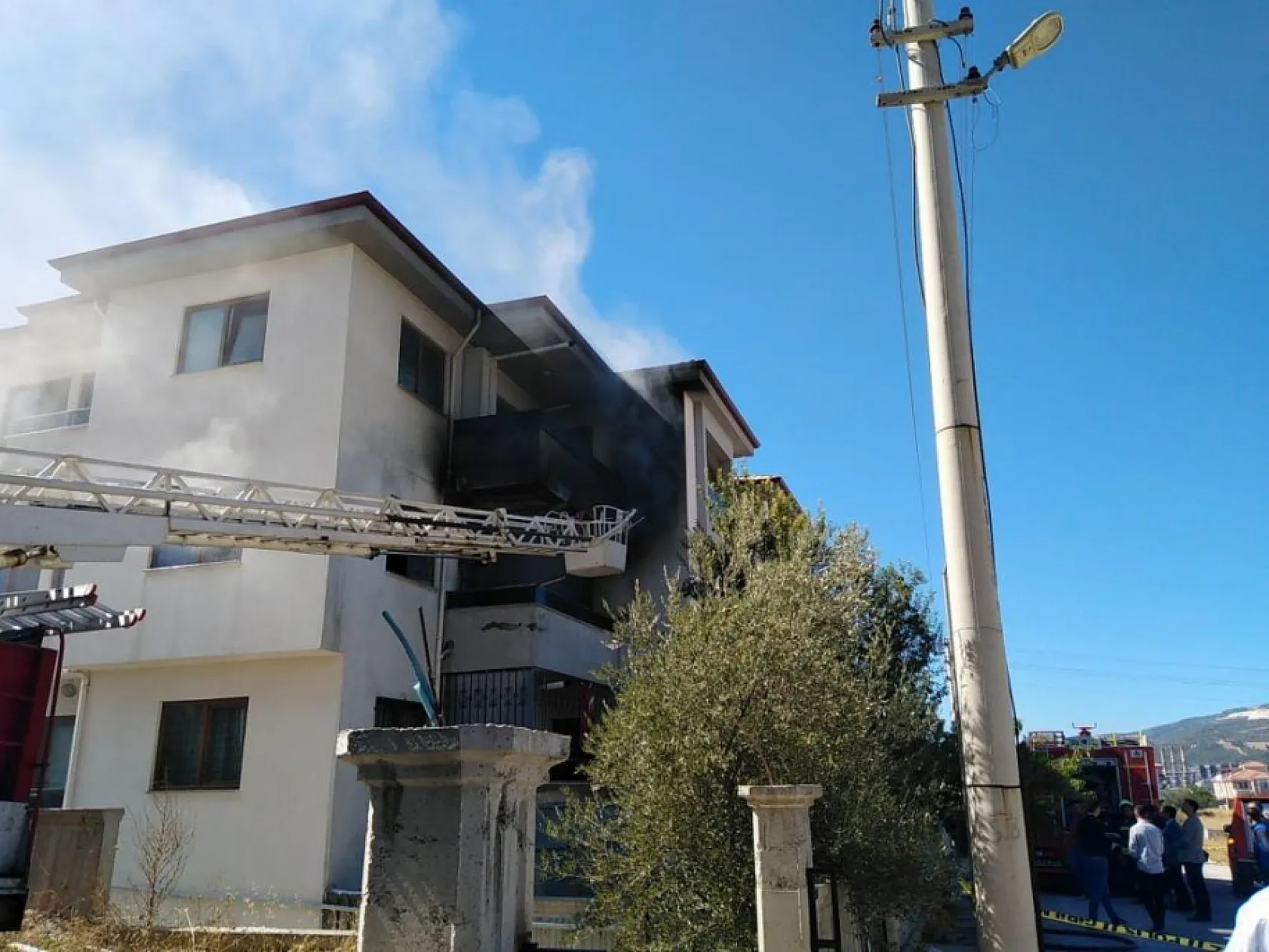 Yatağan'da korkutan ev yangını