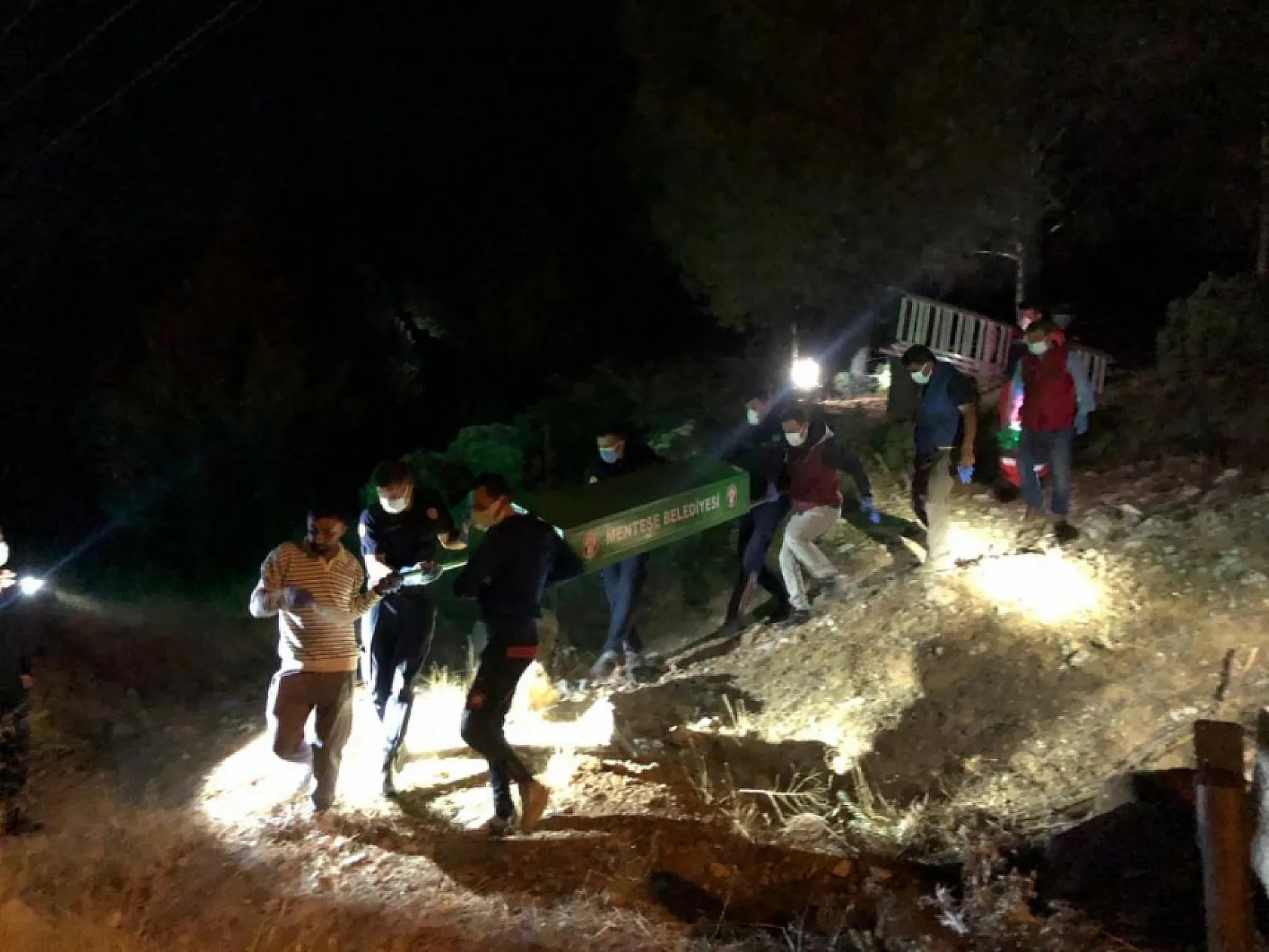 Muğla'da 3 yıl önce oğlunu kaybeden baba, ağaca asılı halde bulundu