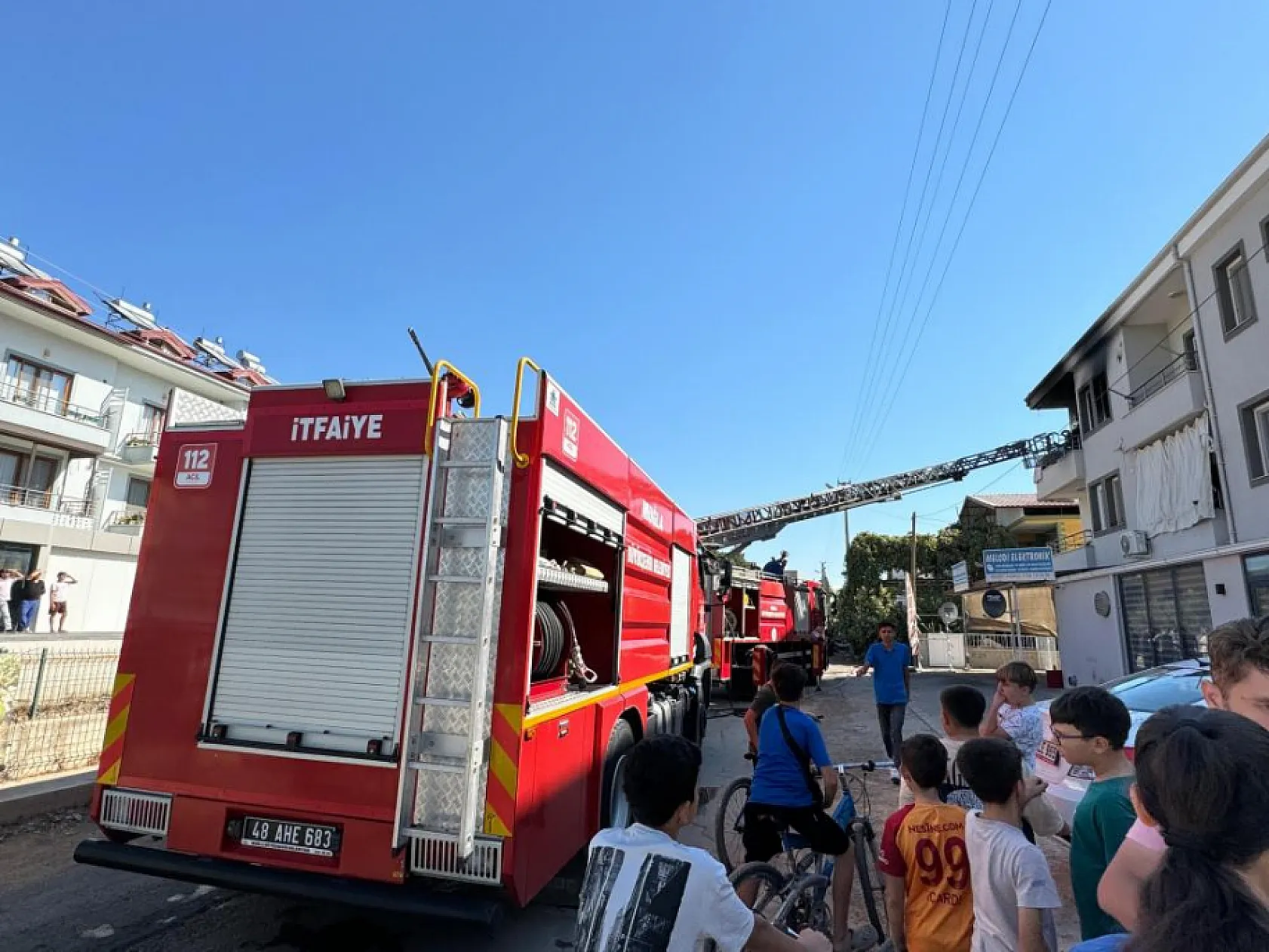 Fethiye'de çakmakla oynayan çocuk yangın çıkardı