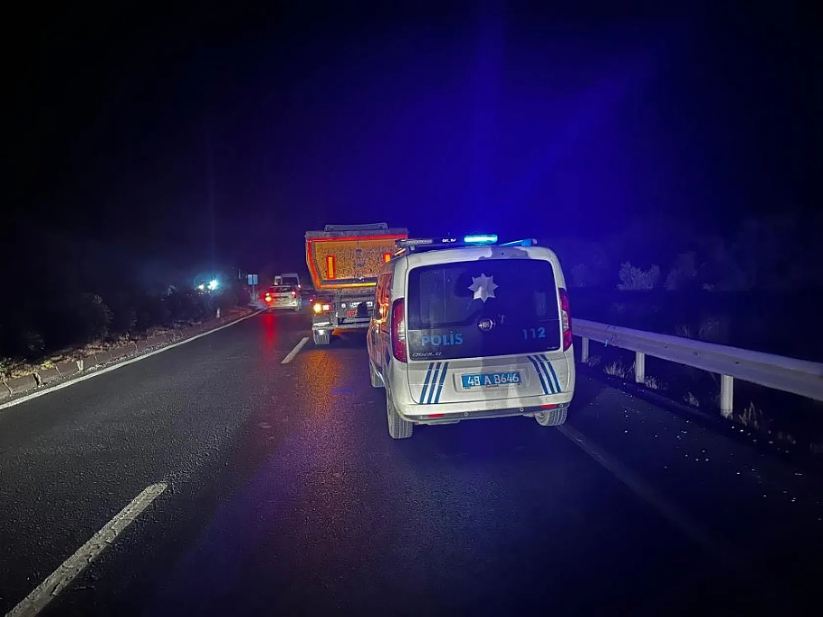Muğla'da tır şoförünün dikkati kazanın büyümesini önledi