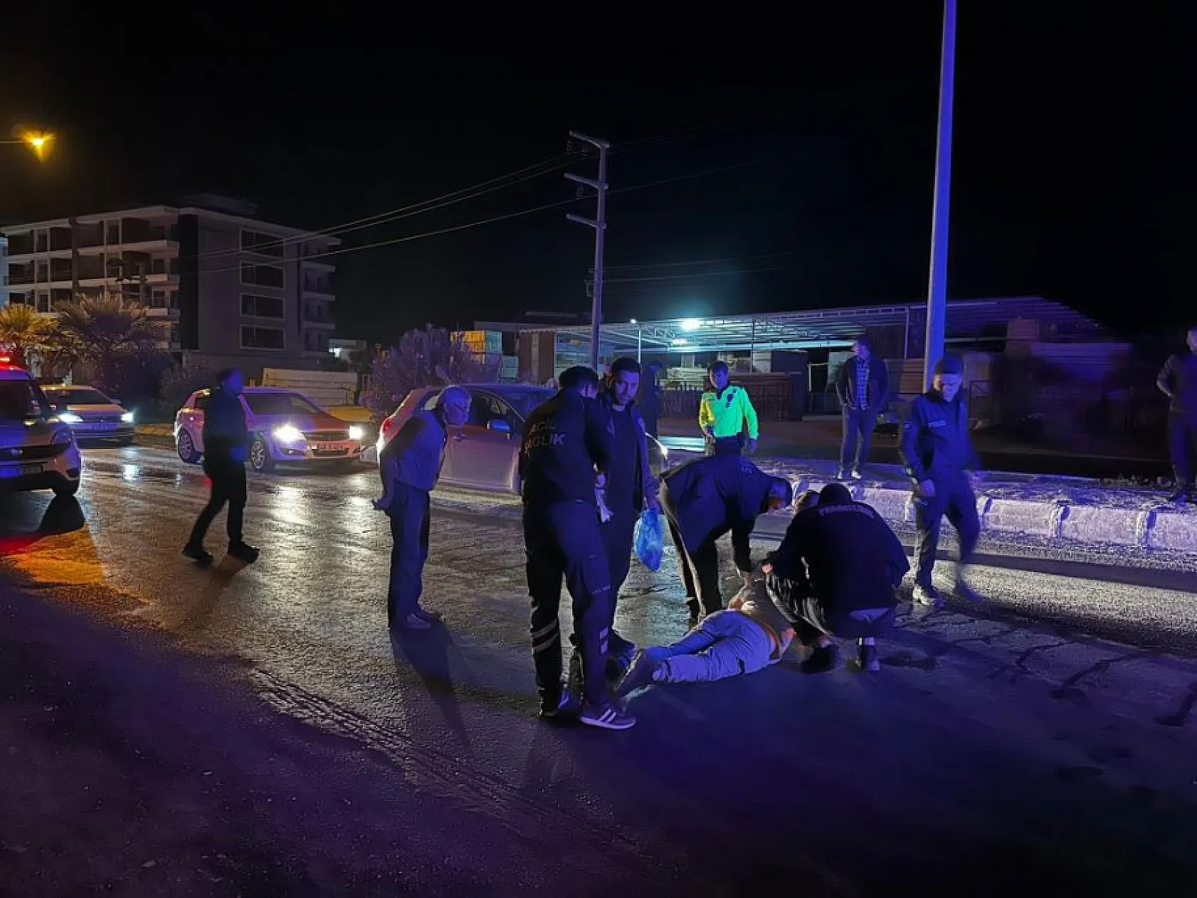 Muğla'da yola atlayan kadına otomobil çarptı