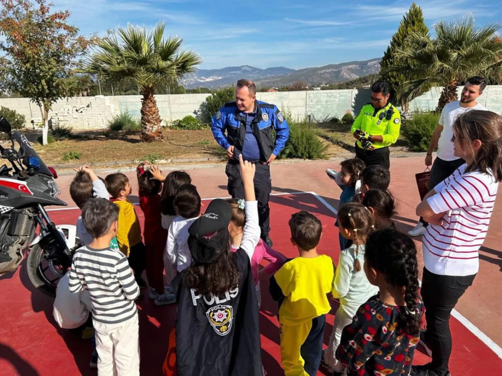 Milas'ta miniklere polislik mesleği tanıtıldı