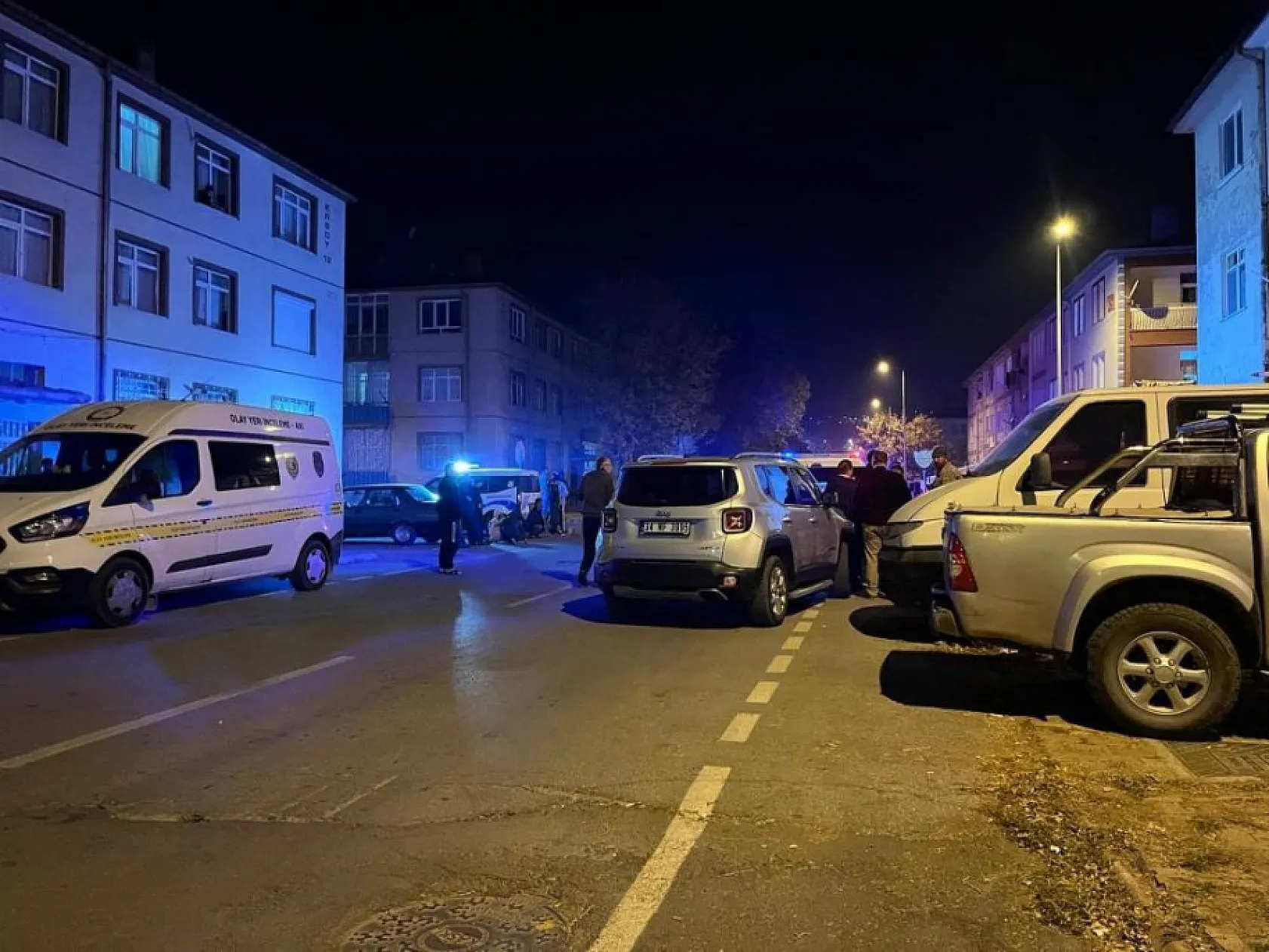 Yeni evli kadın evinde asılı halde bulundu