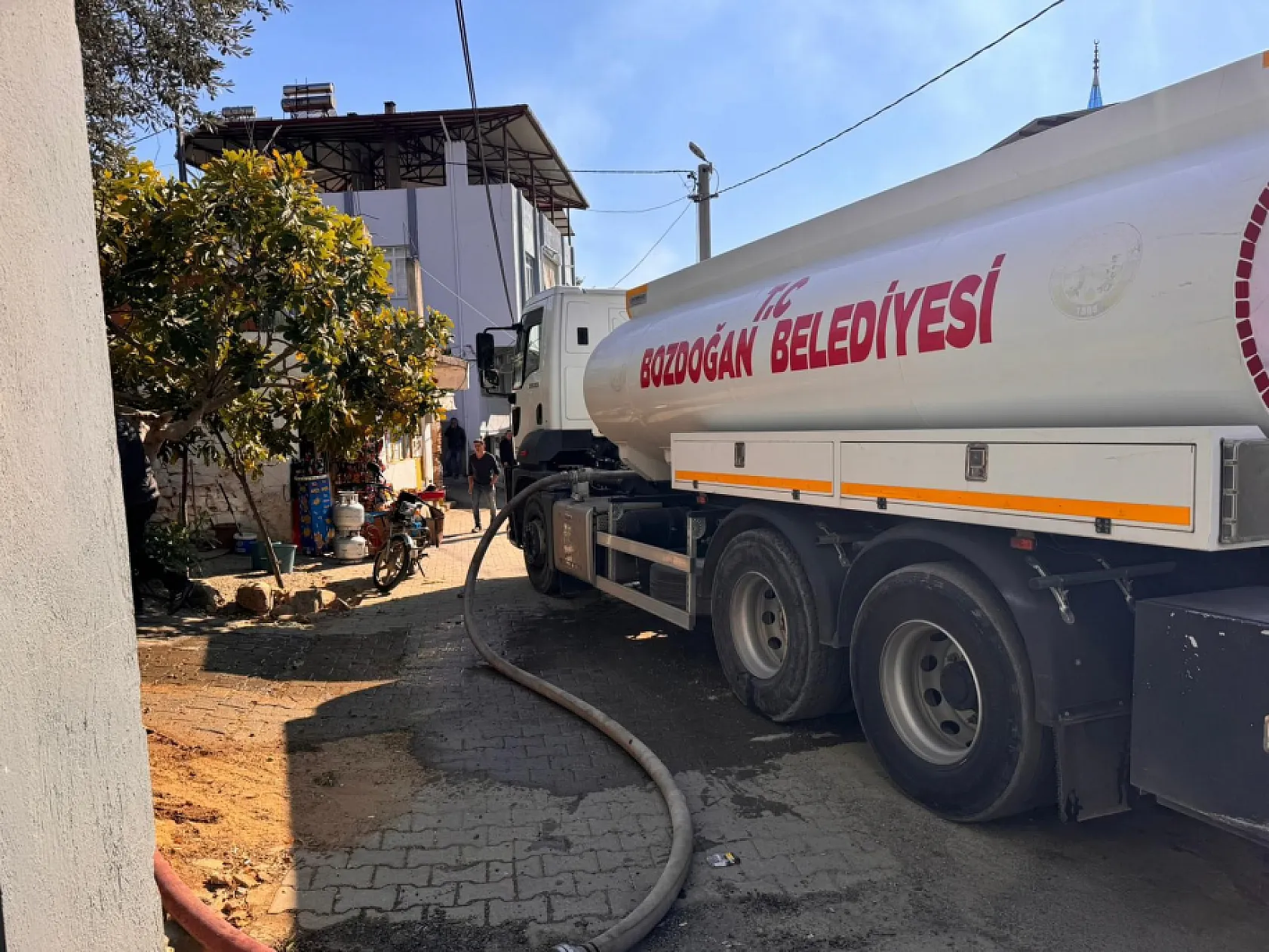 Yağmur duasını yarıda bırakarak alevlere müdahale ettiler