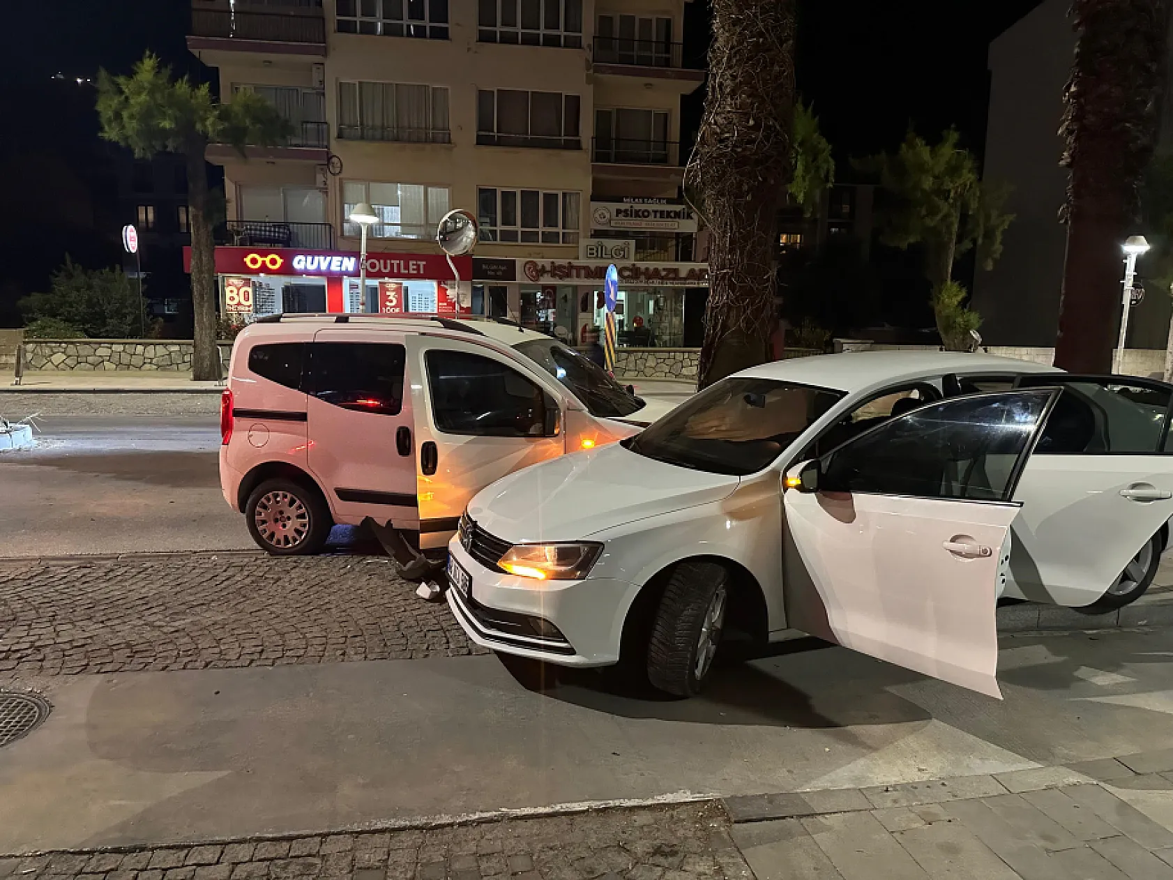 Milas'ta trafik kazası: 4 yaralı