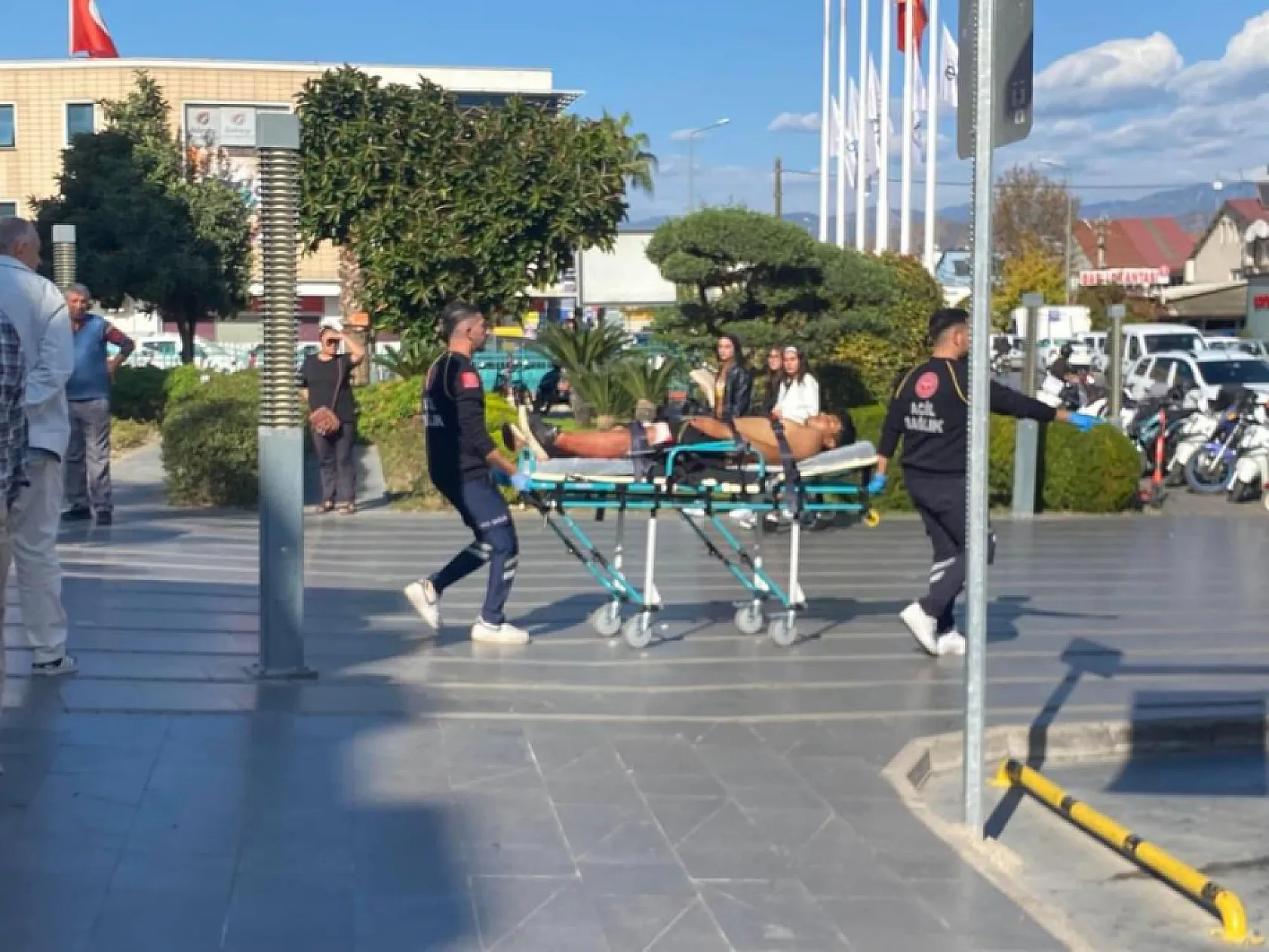 Fethiye'de 'Kızlara neden bakıyorsun' diyerek bıçakladı: 1 yaralı