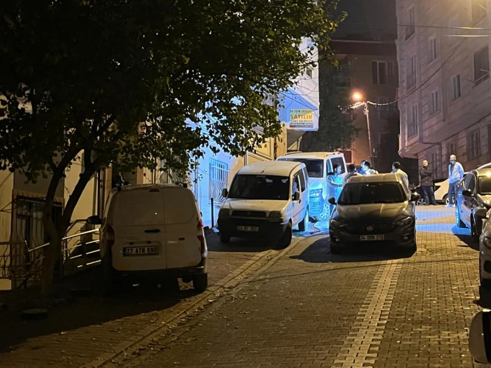 Kardeş cinayeti: Kardeşini öldürdü, kendini eve kilitledi