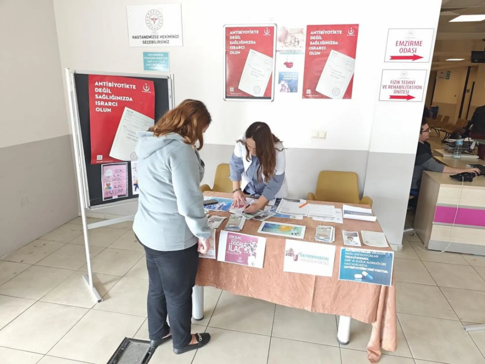 Menteşeliler antibiyotiklerin doğru kullanımı konusunda bilgilendirildi