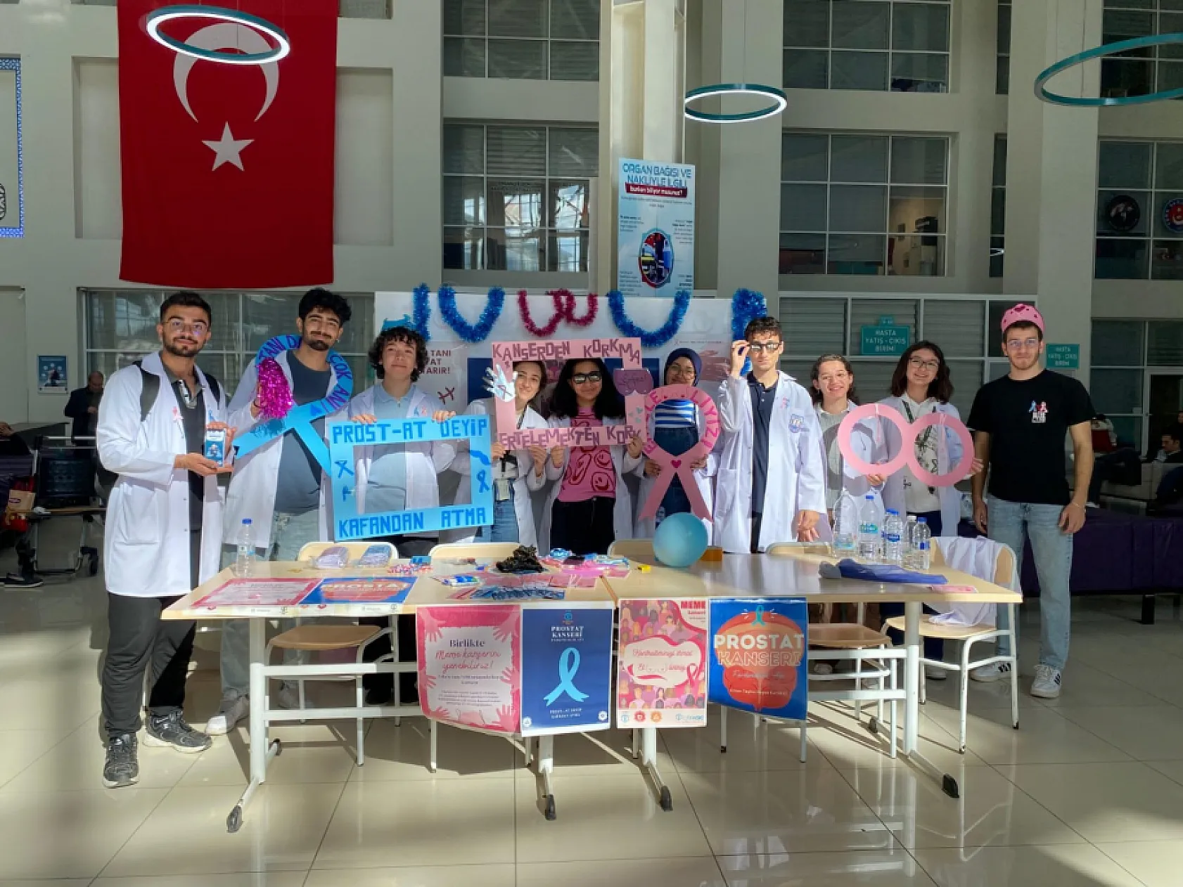 MSKÜ Tıp Fakültesi Gönüllü öğrencilerinden prostat ve meme kanseri farkındalık etkinliği